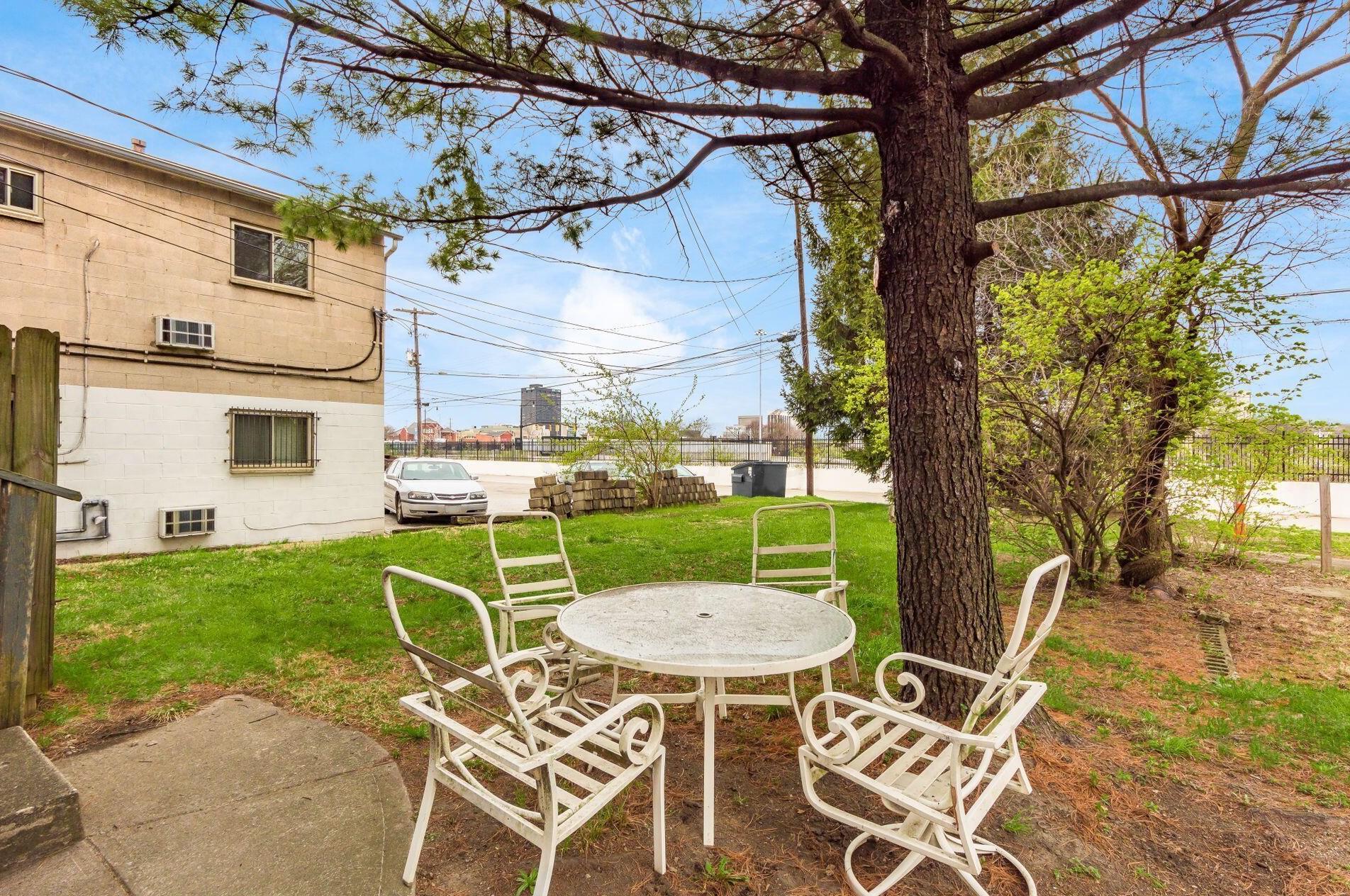 243 Hamilton Ave, Columbus OH 43203-2208 exterior