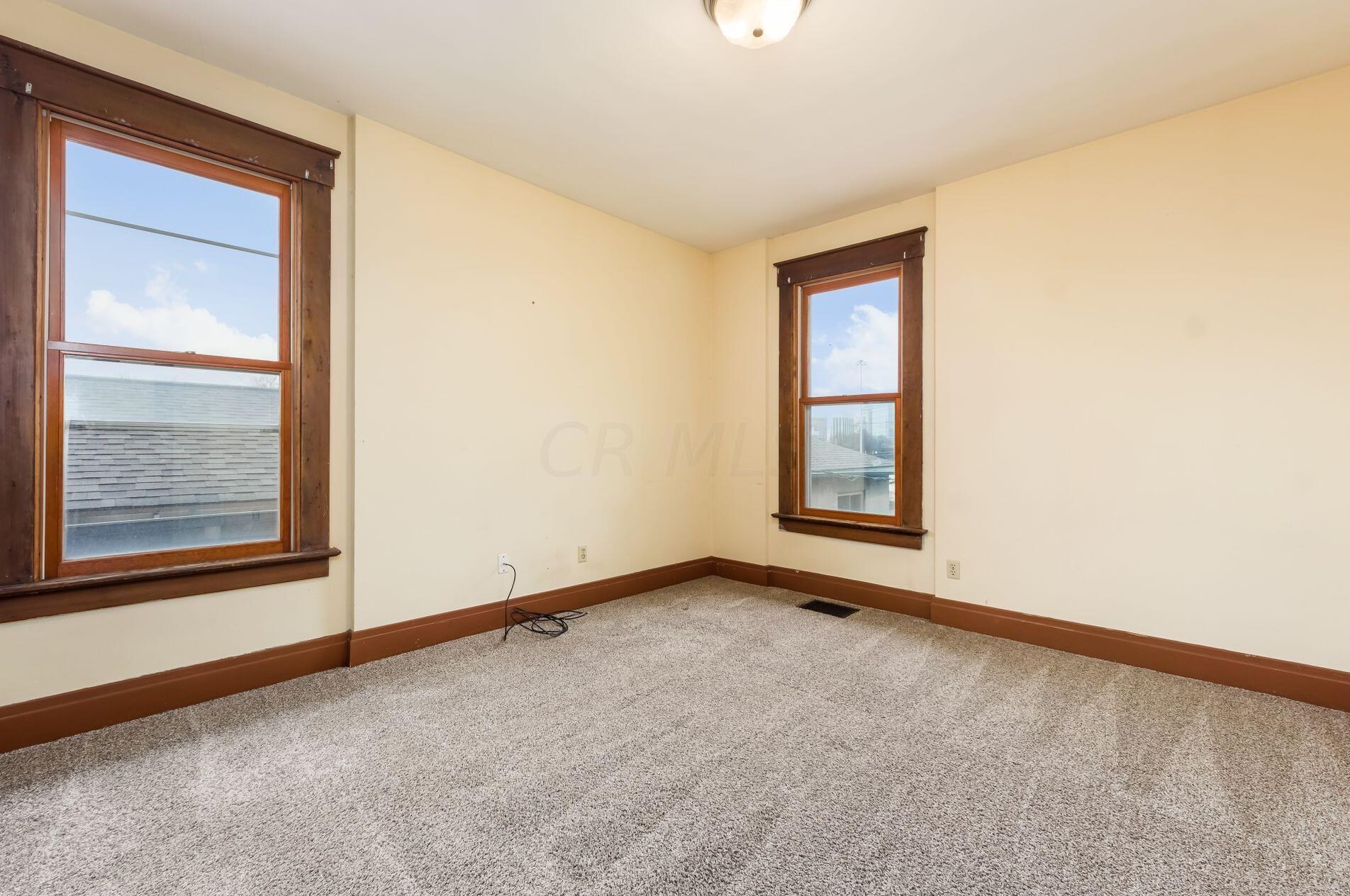 243 Hamilton Ave, Columbus OH 43203-2208 exterior