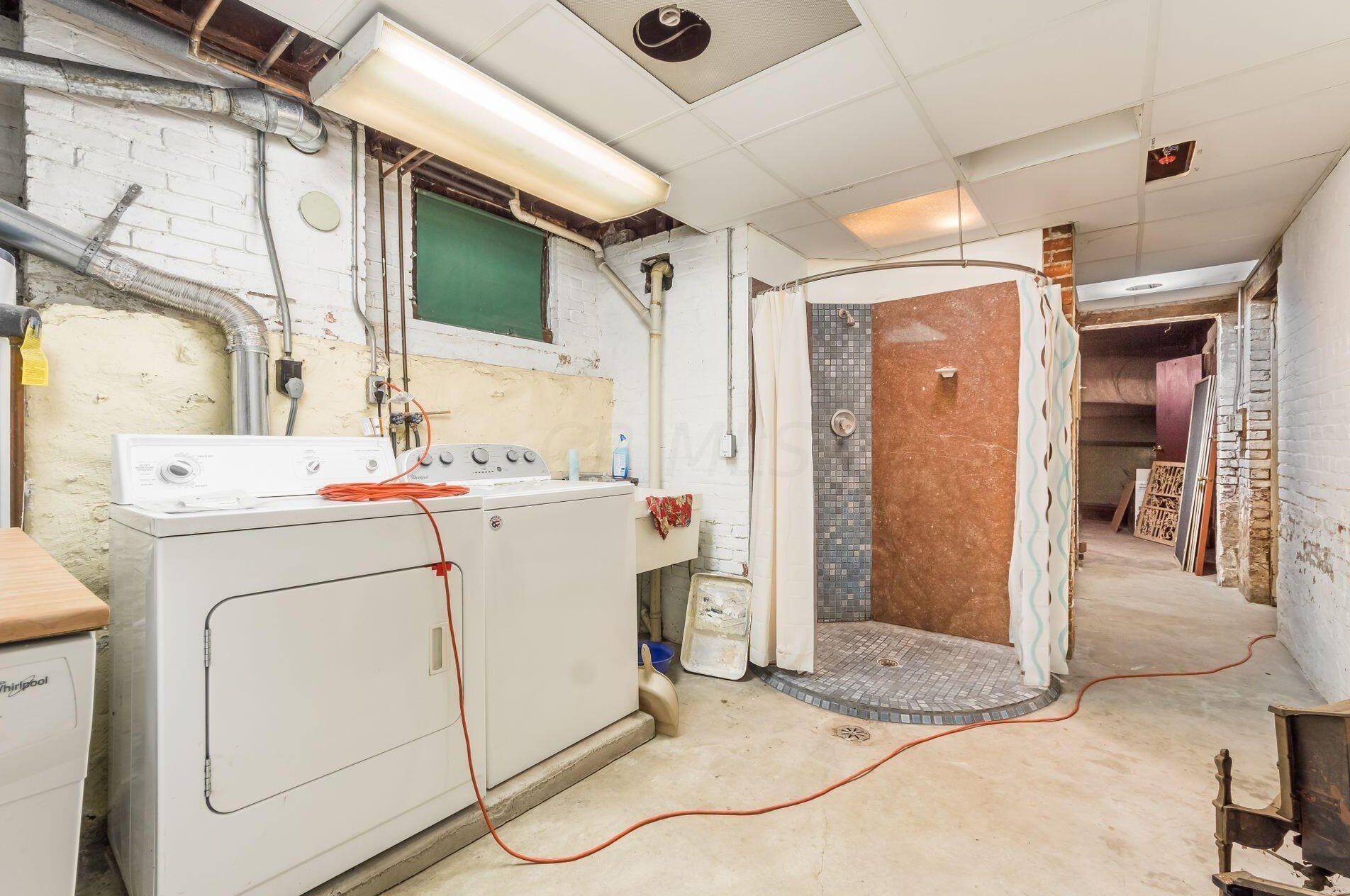 243 Hamilton Ave, Columbus OH 43203-2208 exterior