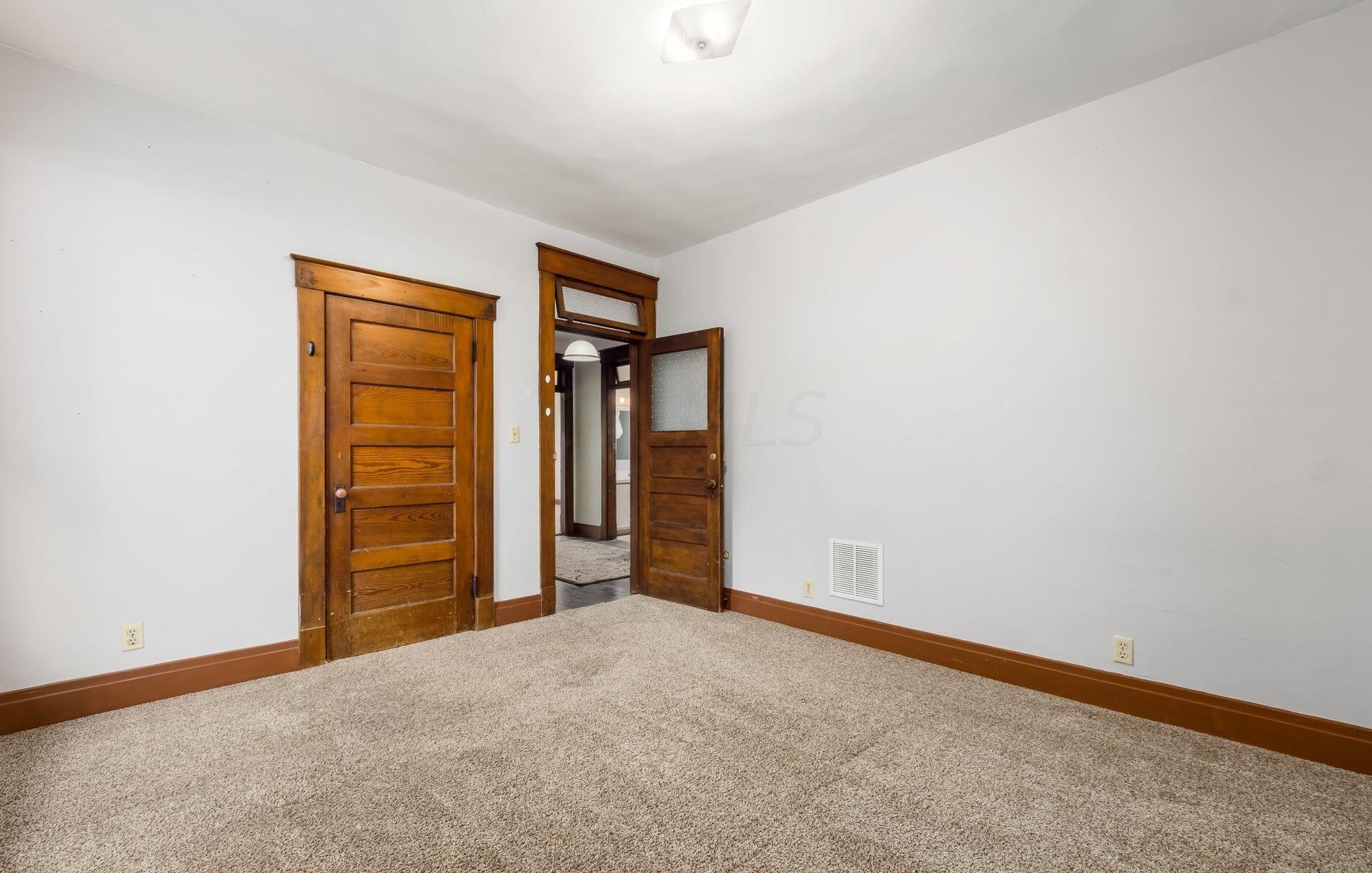 243 Hamilton Ave, Columbus OH 43203-2208 exterior