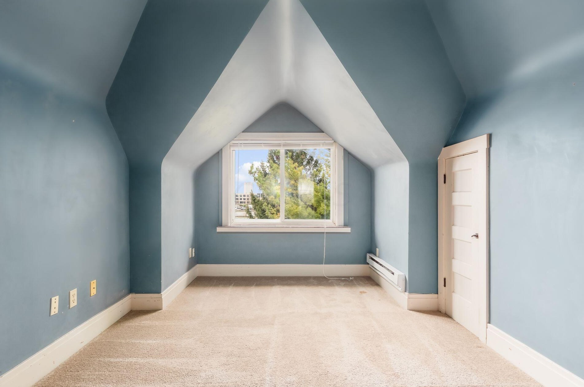 243 Hamilton Ave, Columbus OH 43203-2208 exterior