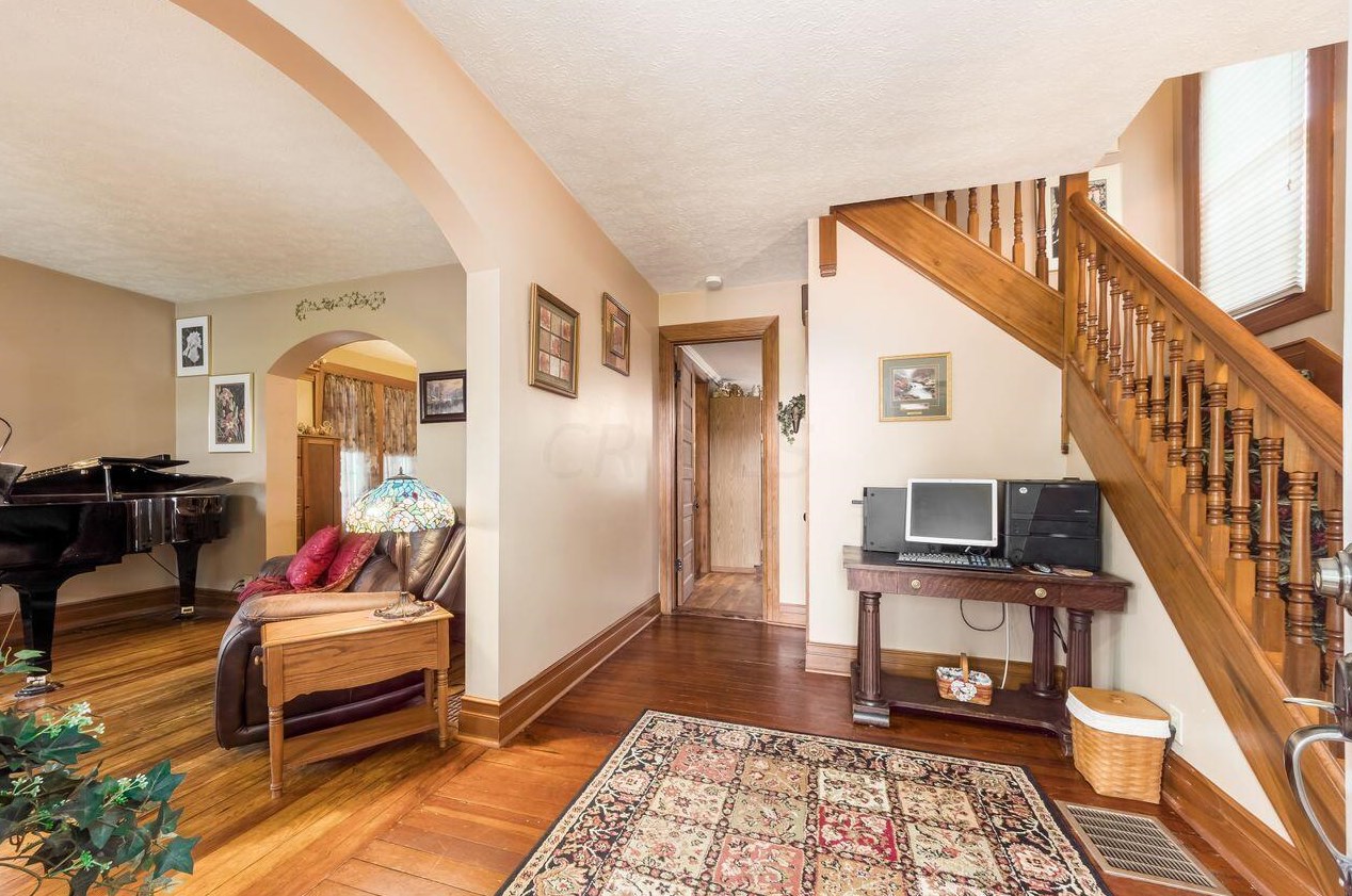 169 Main St, Mount Sterling, OH 43143-1210