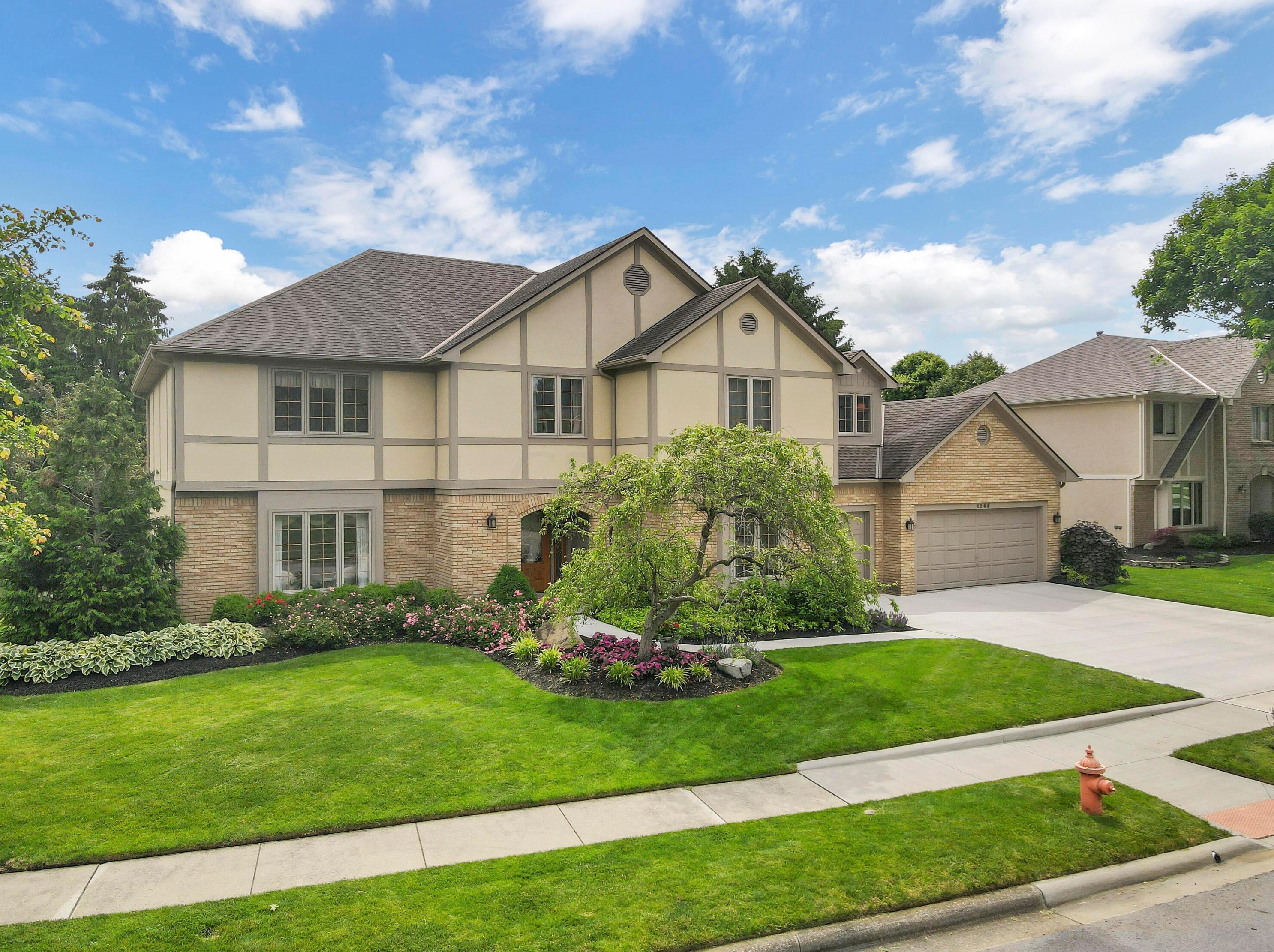 1145 Baumock Burn Dr, Columbus, OH 43235-2167