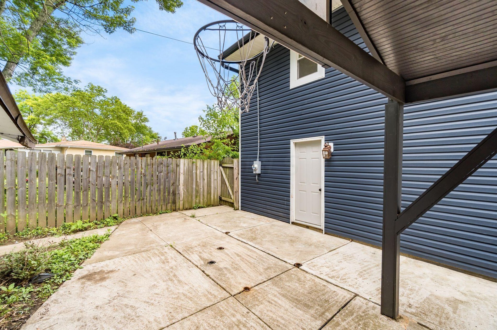 1107 Olney Dr, Columbus OH 43227-1521 exterior