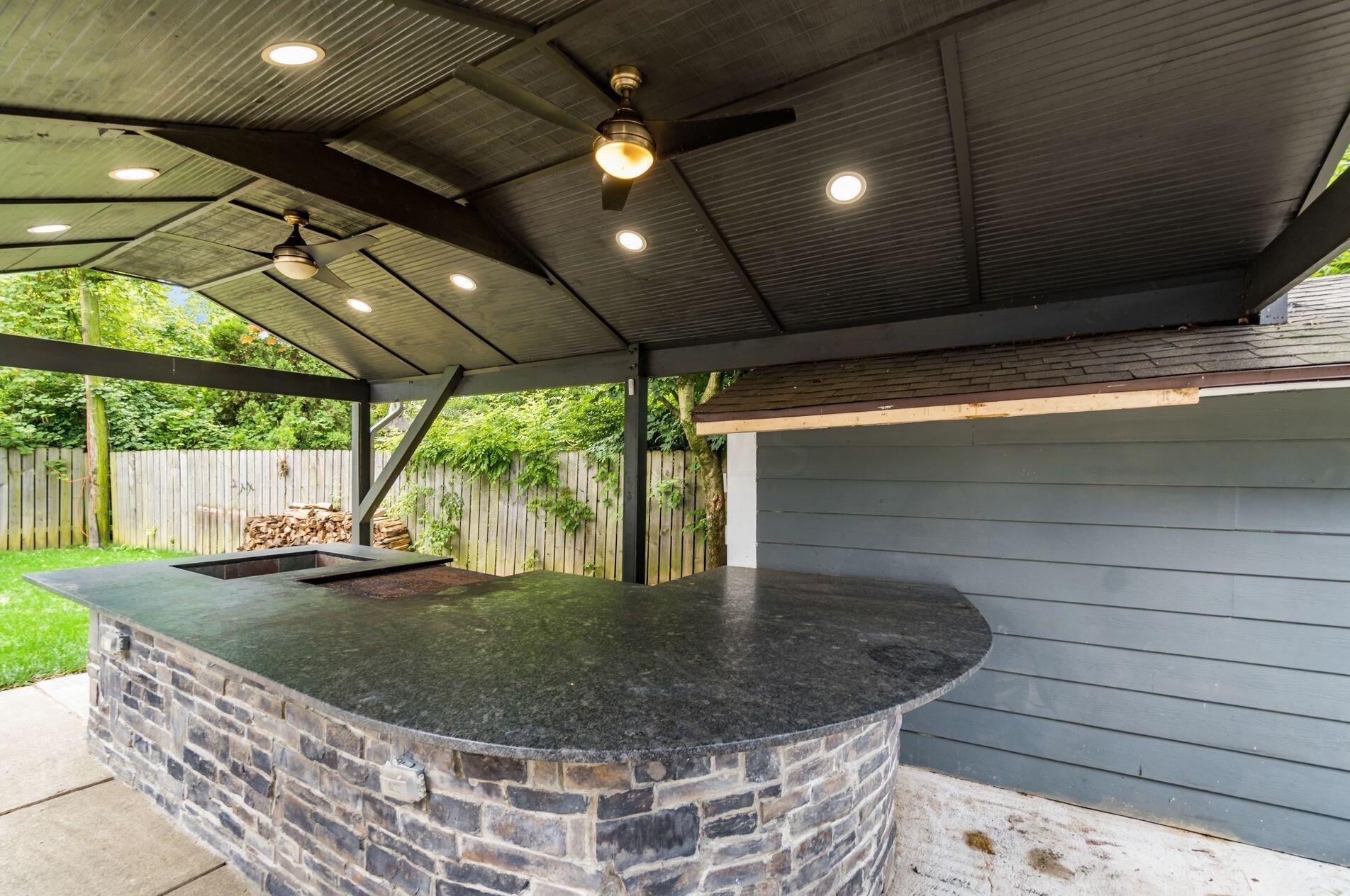 1107 Olney Dr, Columbus OH 43227-1521 exterior