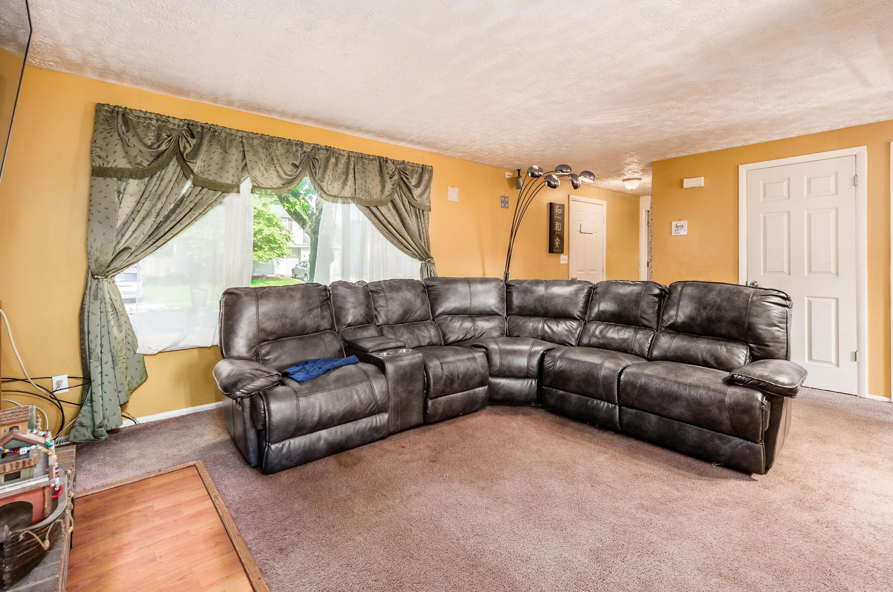 3472 Green Meadows St, Columbus OH  43207-3541 exterior