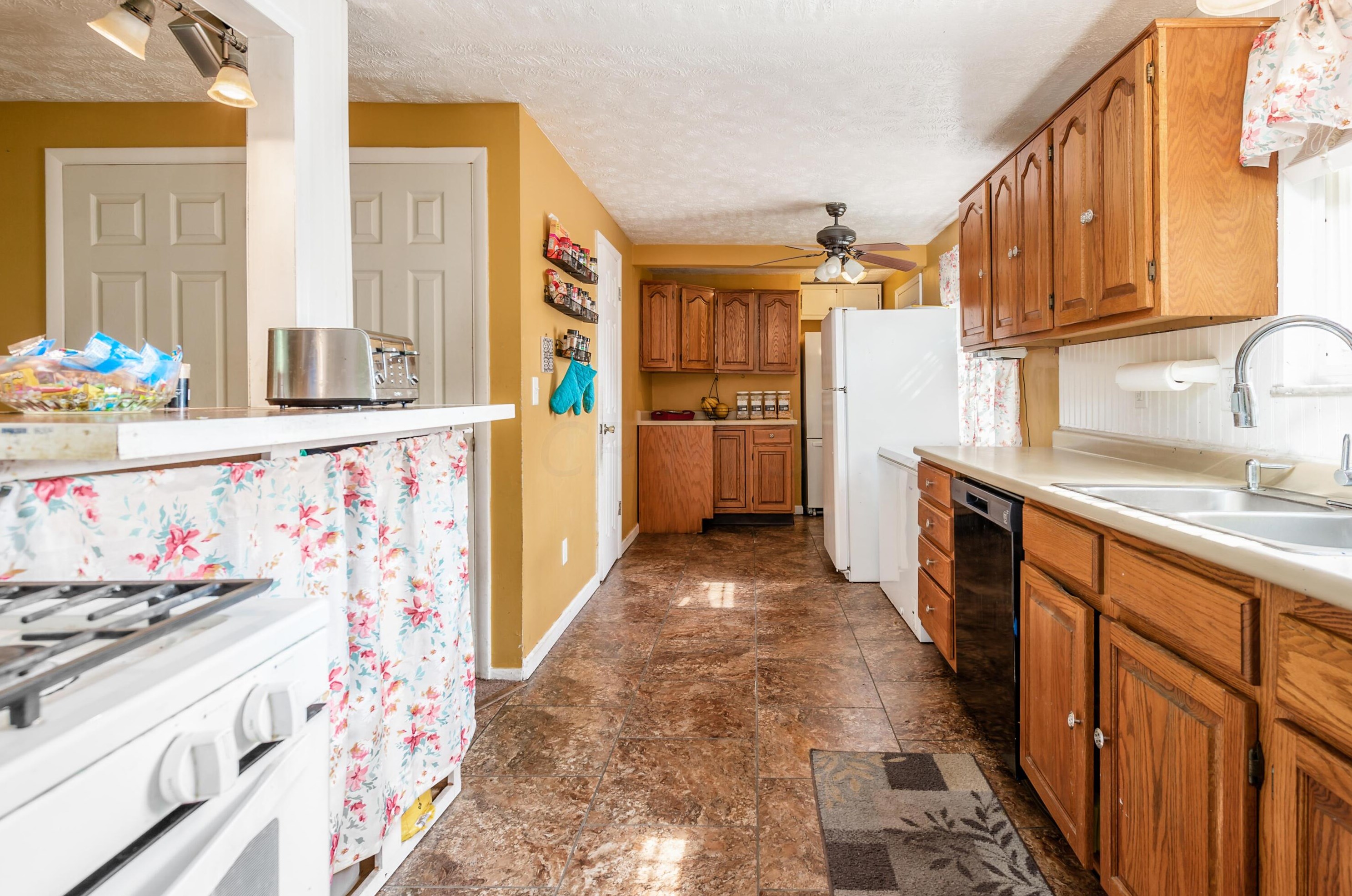 3472 Green Meadows St, Columbus OH  43207-3541 exterior