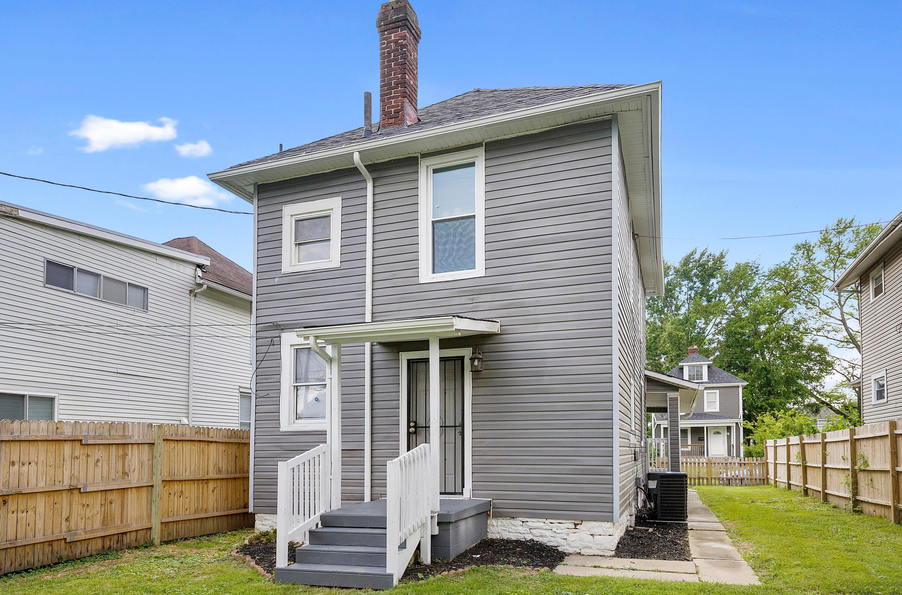 128 Wheatland Ave, Columbus OH  43204-3272 exterior