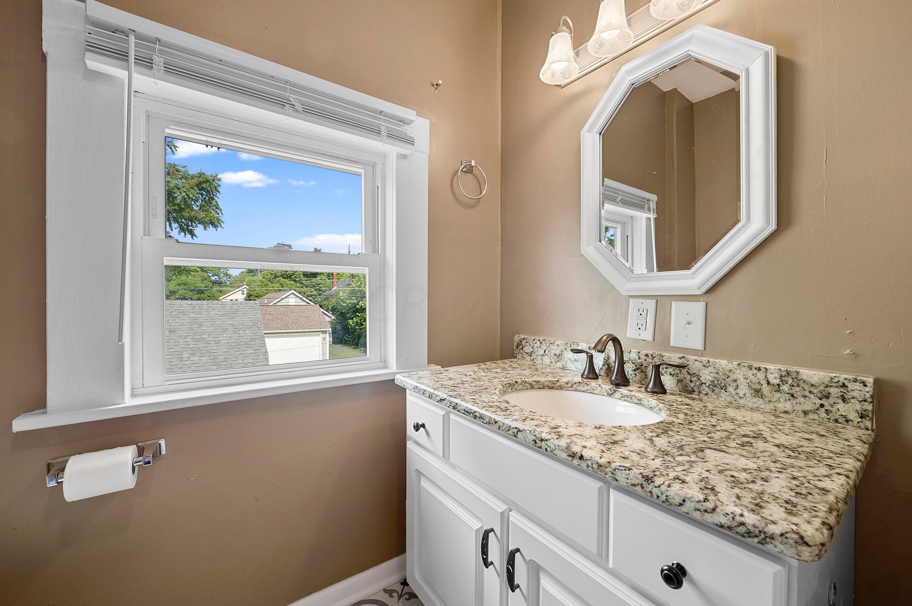 128 Wheatland Ave, Columbus OH  43204-3272 exterior