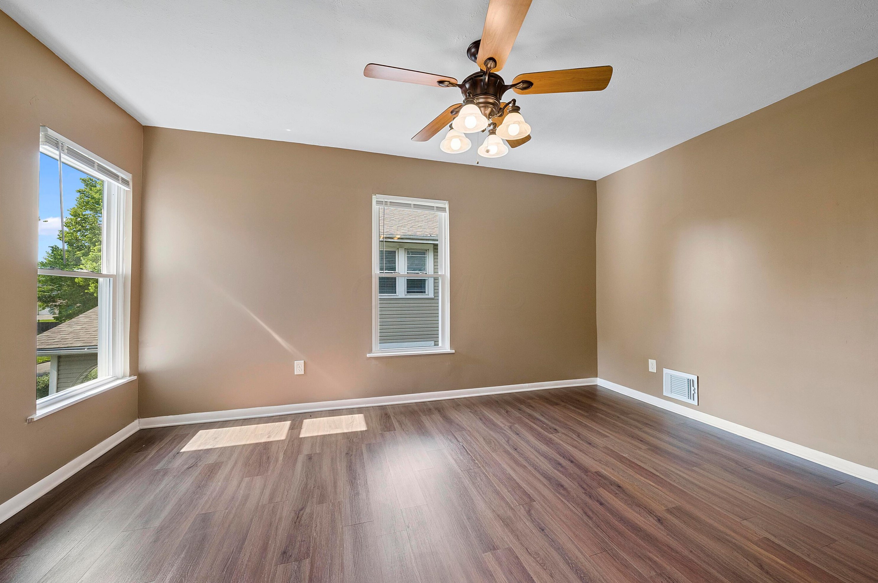 128 Wheatland Ave, Columbus OH  43204-3272 exterior