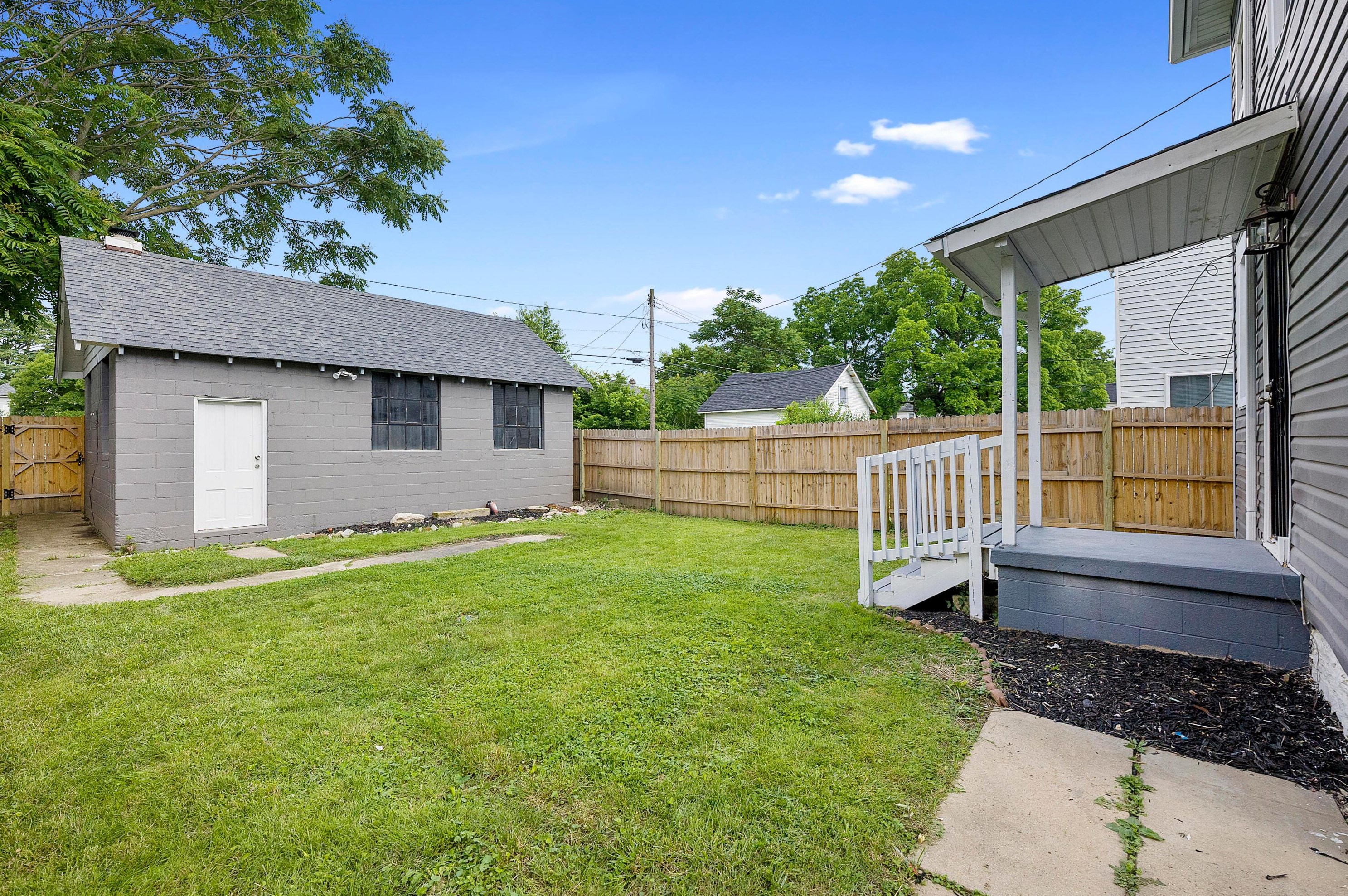 128 Wheatland Ave, Columbus OH  43204-3272 exterior