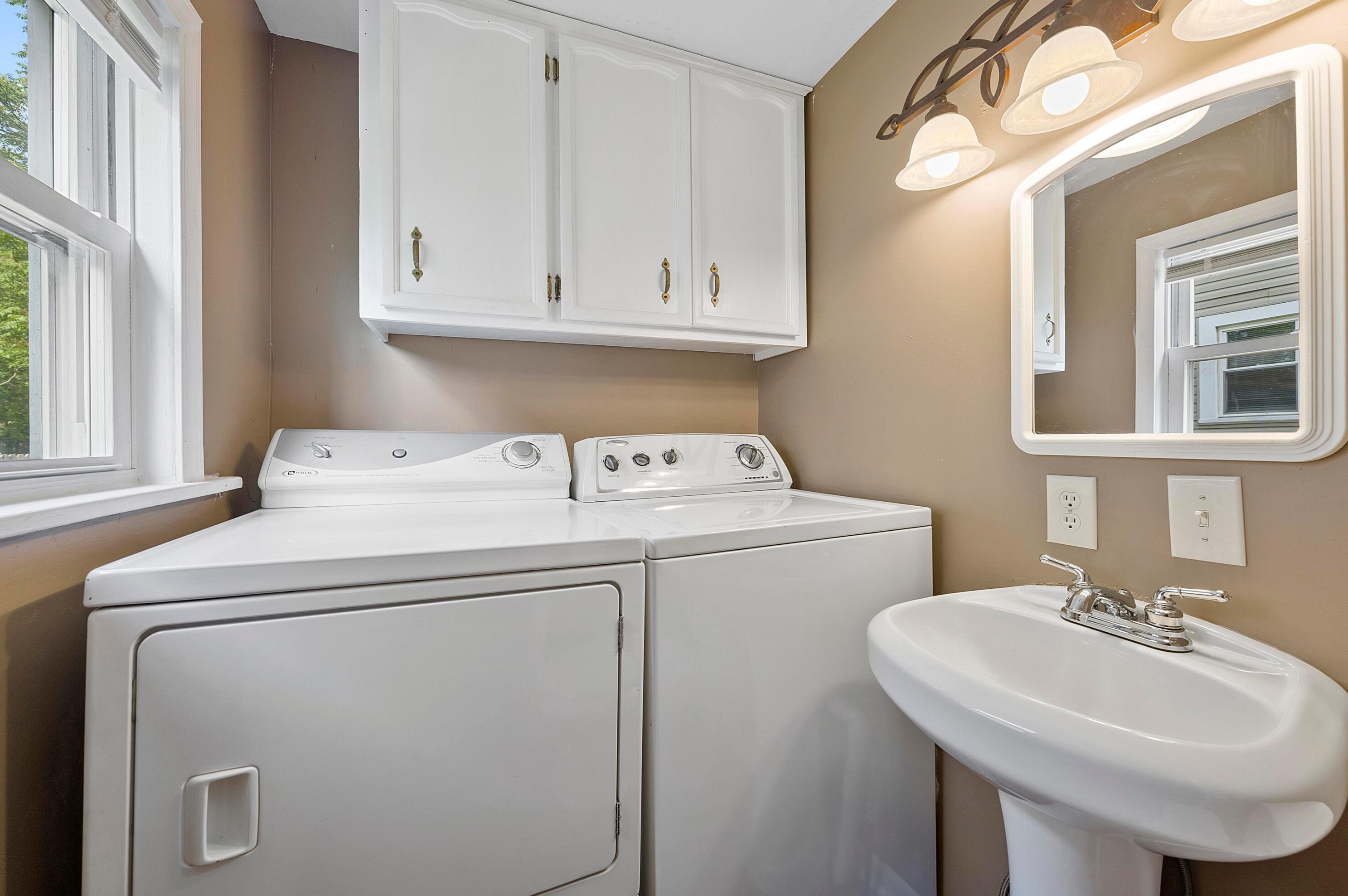 128 Wheatland Ave, Columbus OH  43204-3272 exterior