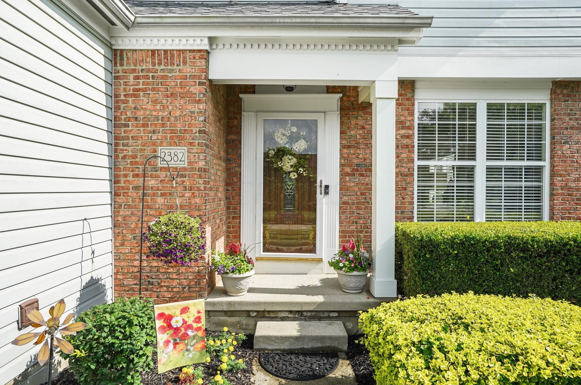 2382 Quail Meadow Dr, Darbydale, OH 43123