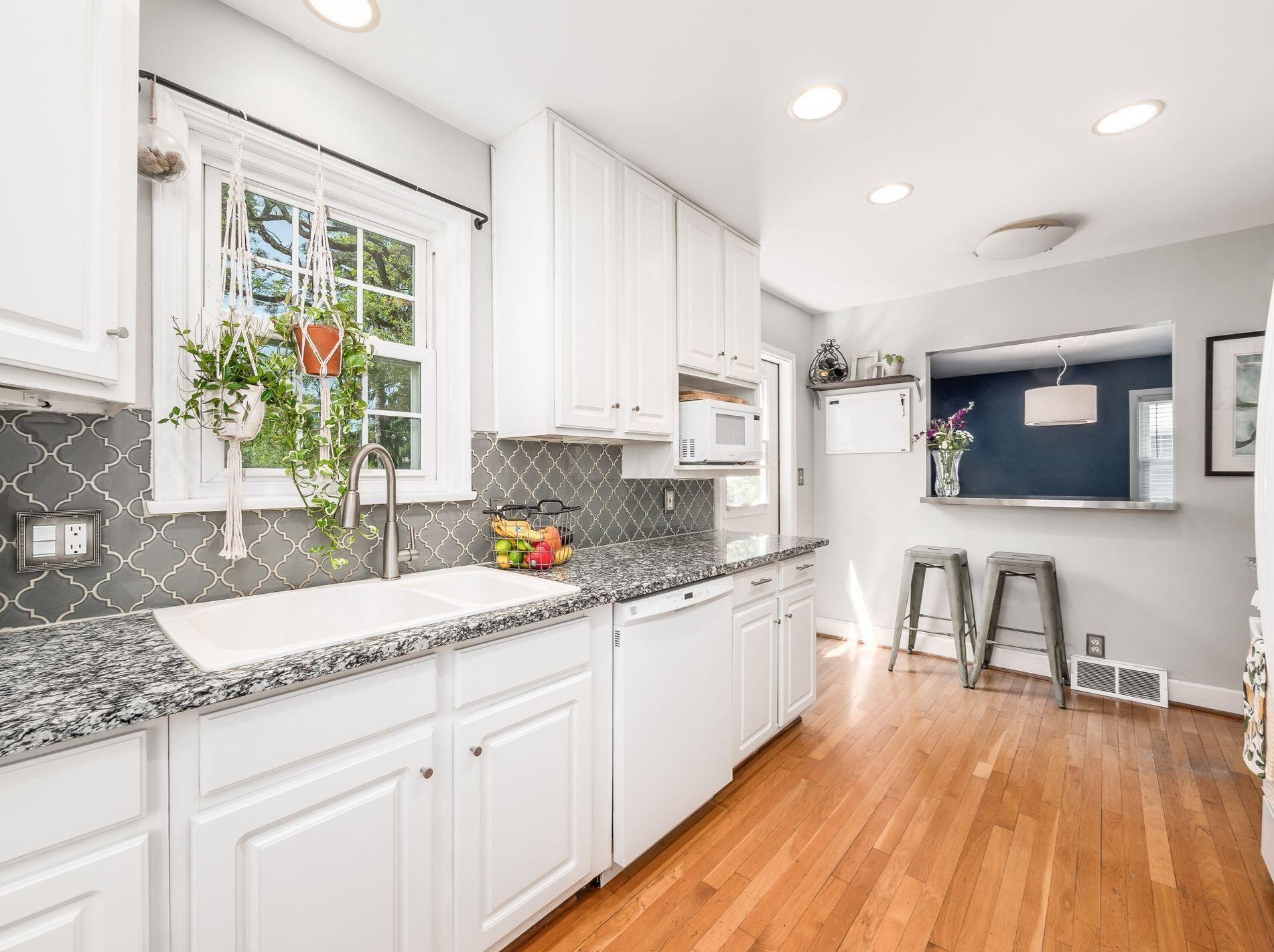 383 Wetmore Rd, Columbus OH 43214-2115 exterior