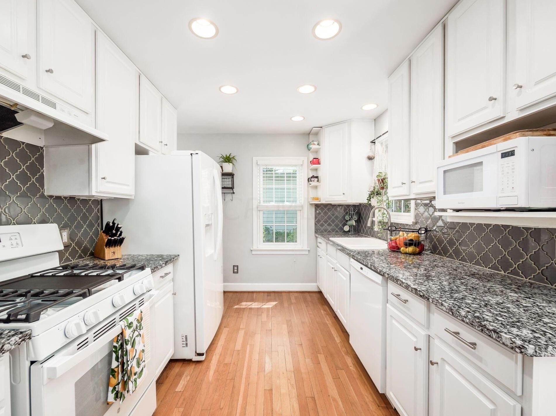 383 Wetmore Rd, Columbus OH 43214-2115 exterior