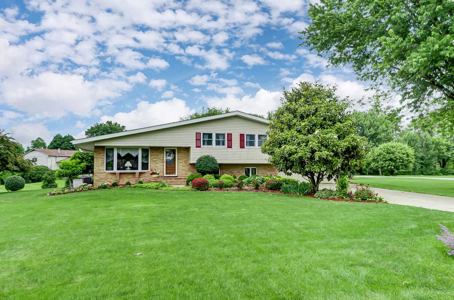 2360 Lucille Dr, Lancaster, OH 43130-8877