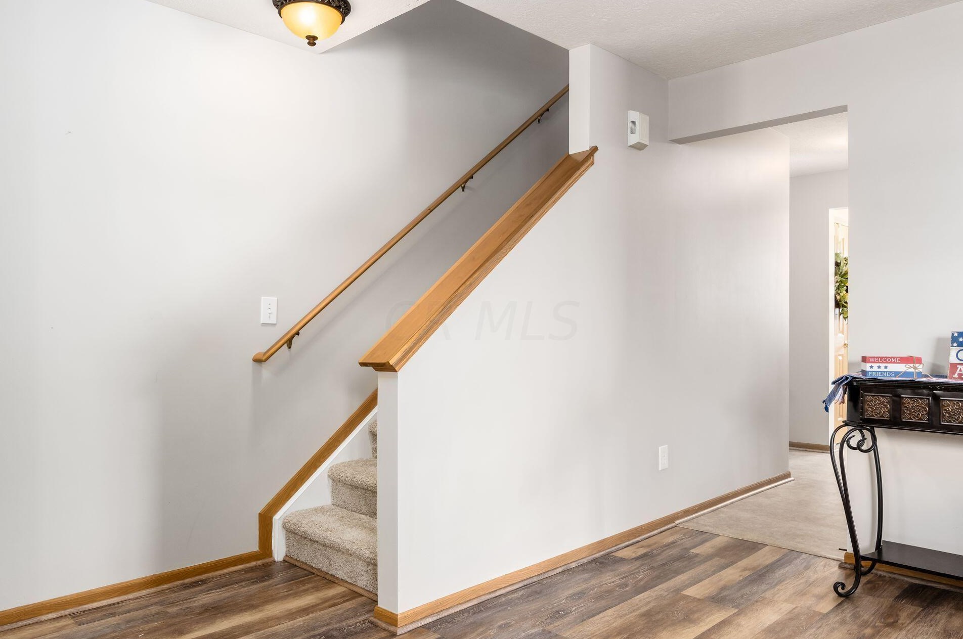 110 Richard Ave, Ashville OH  43103-9002 exterior