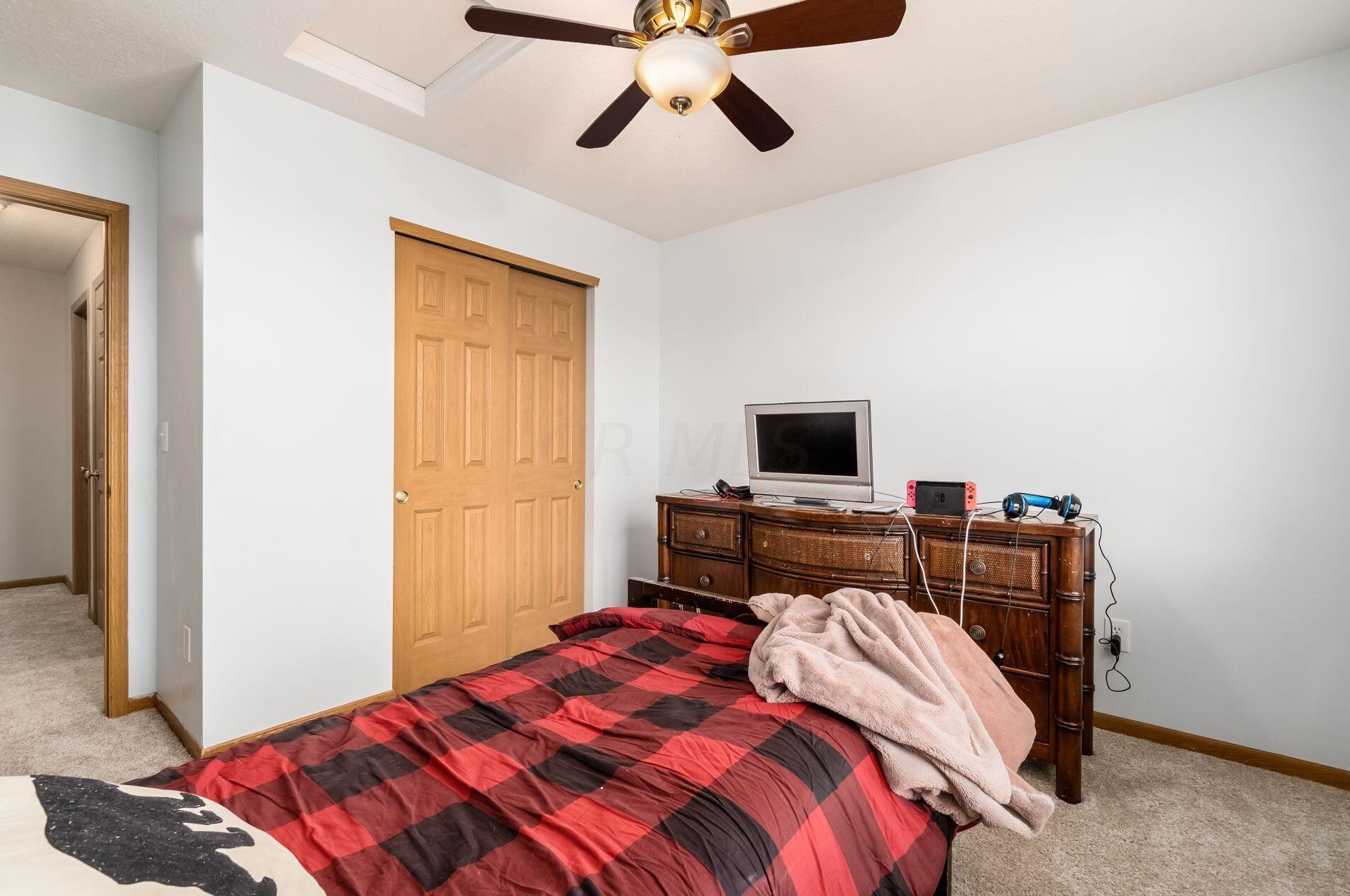 110 Richard Ave, Ashville OH  43103-9002 exterior