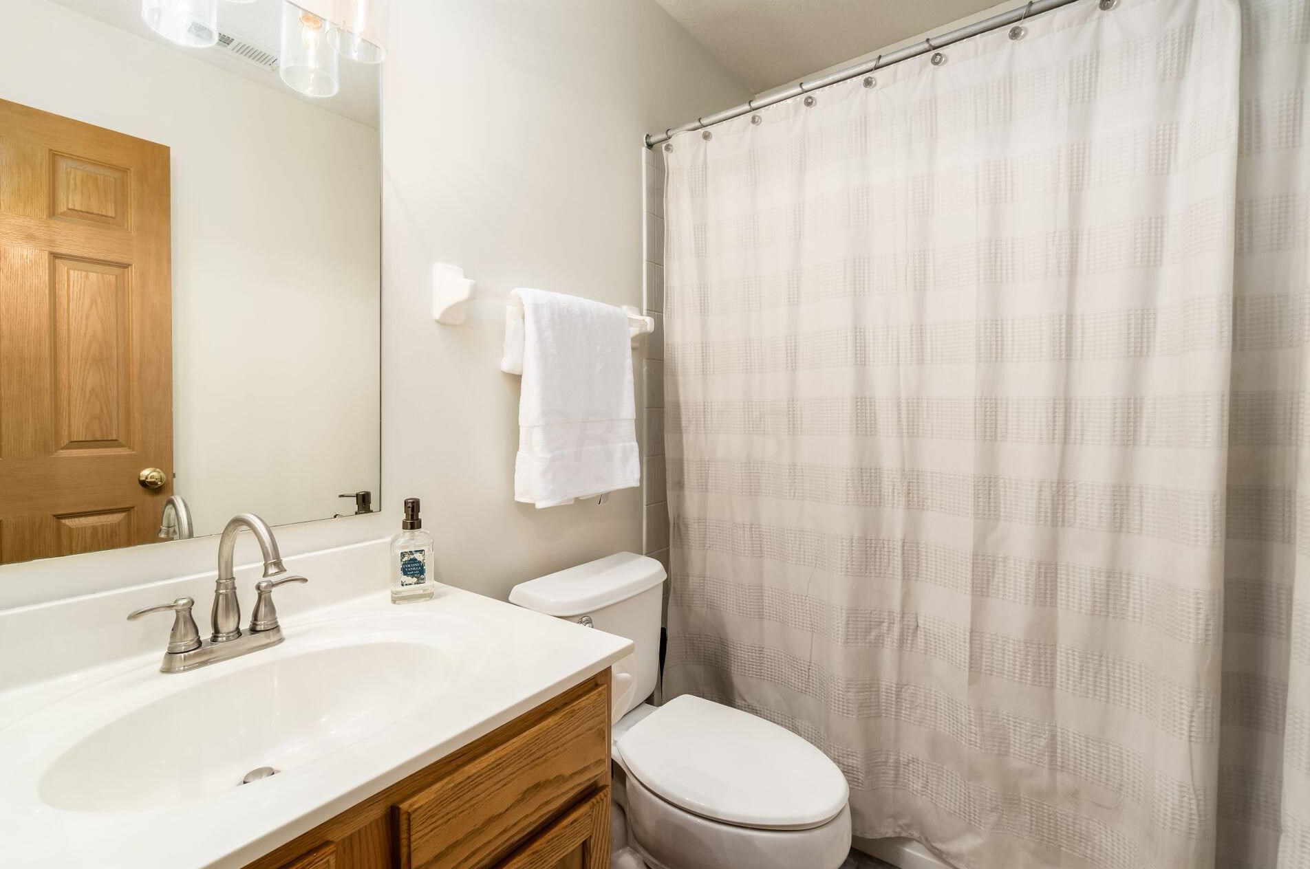 110 Richard Ave, Ashville OH  43103-9002 exterior