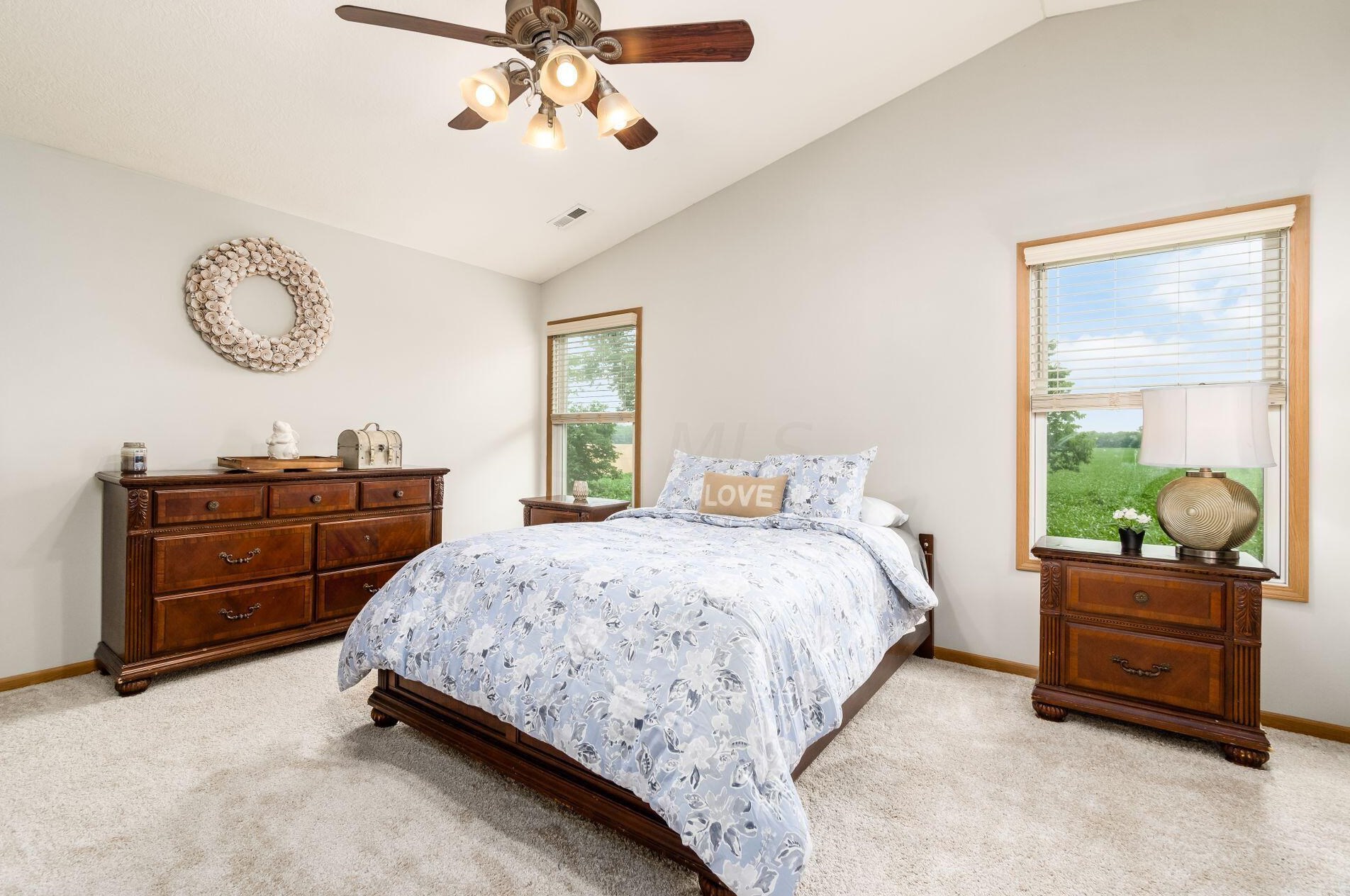 110 Richard Ave, Ashville OH  43103-9002 exterior