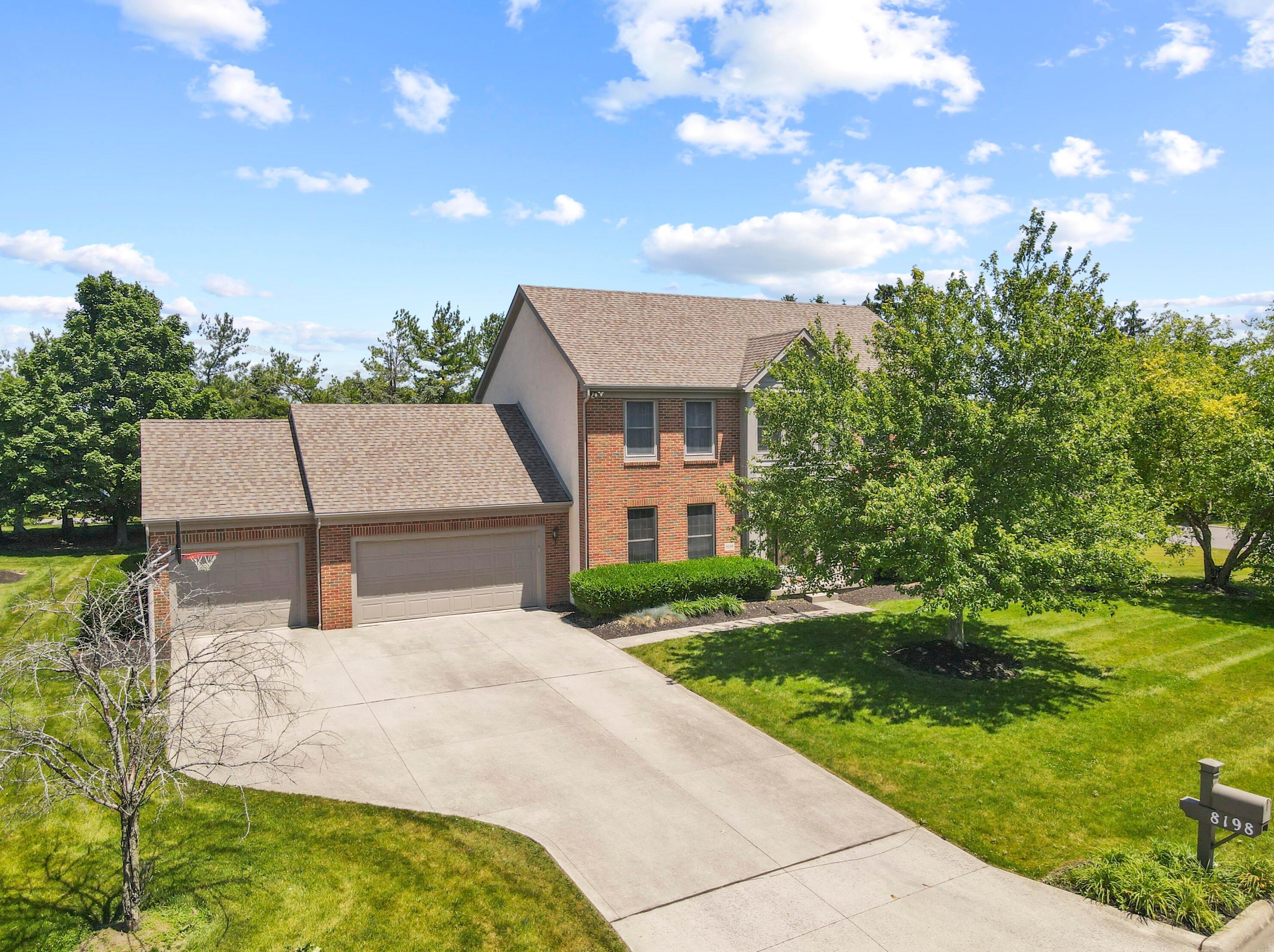 8198 Addinston Ct, Dublin, OH 43017