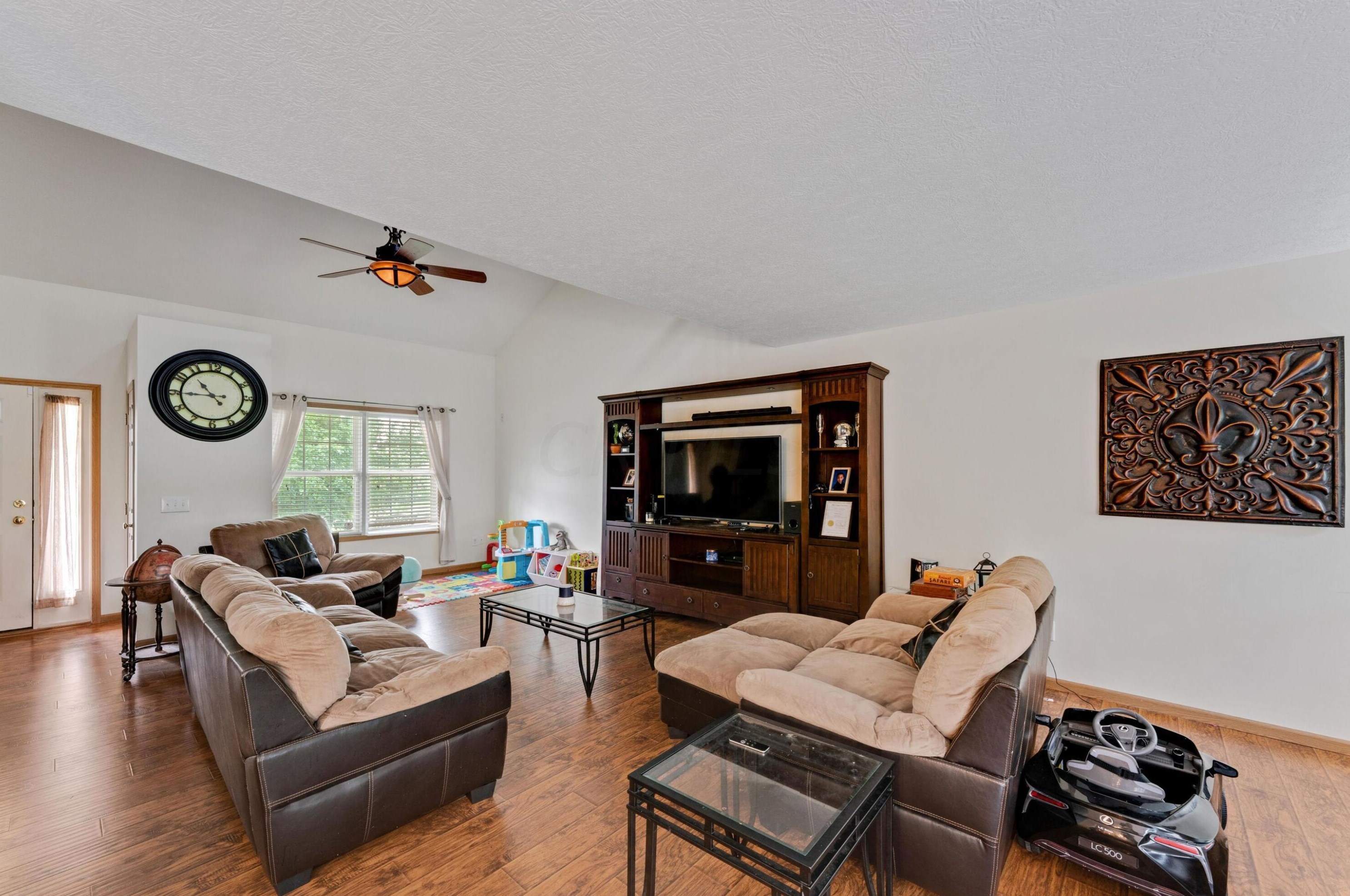 7832 Ashstone Ct, Cnl Wnchstr OH  43110-8021 exterior