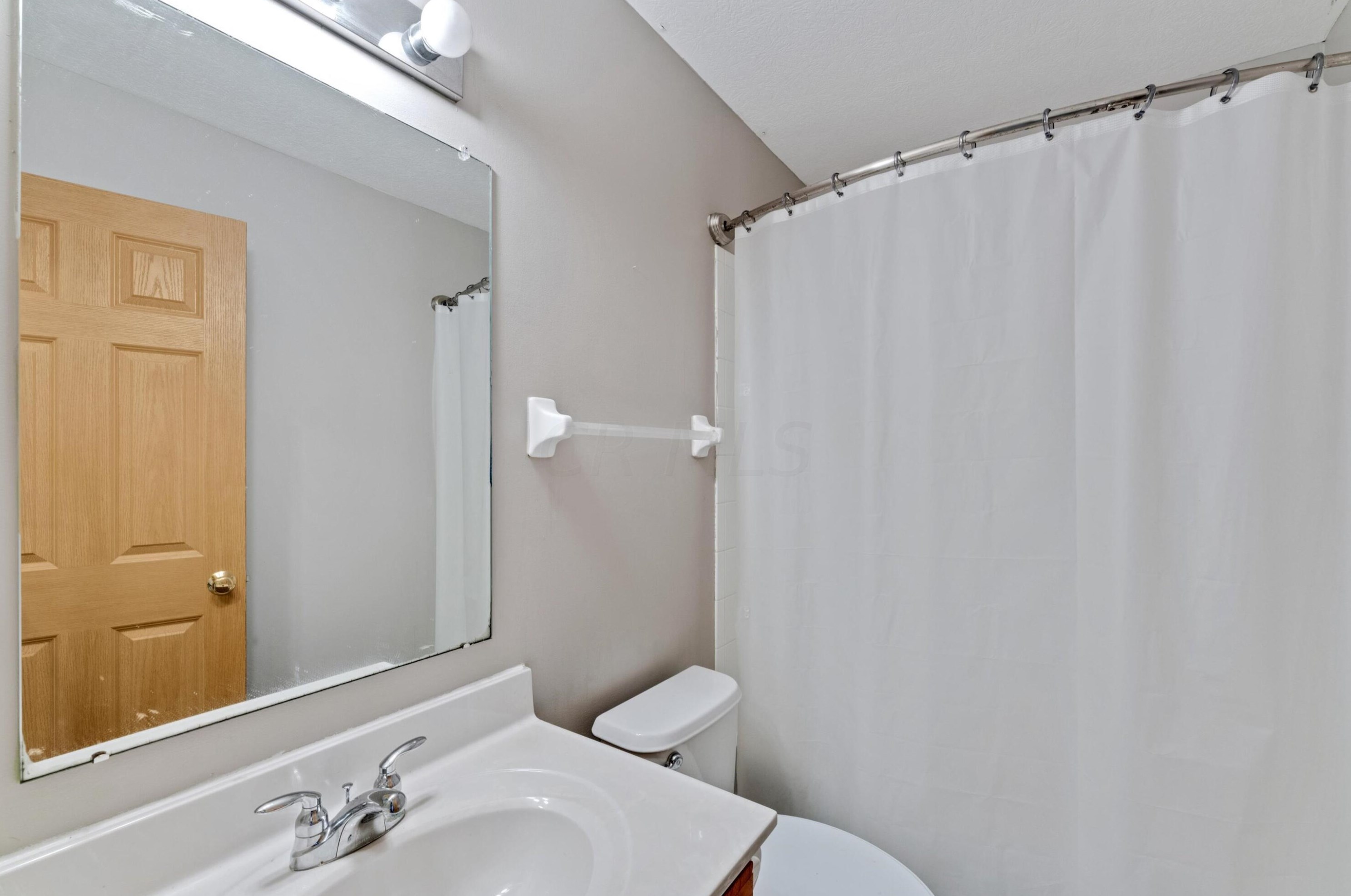 7832 Ashstone Ct, Cnl Wnchstr OH  43110-8021 exterior