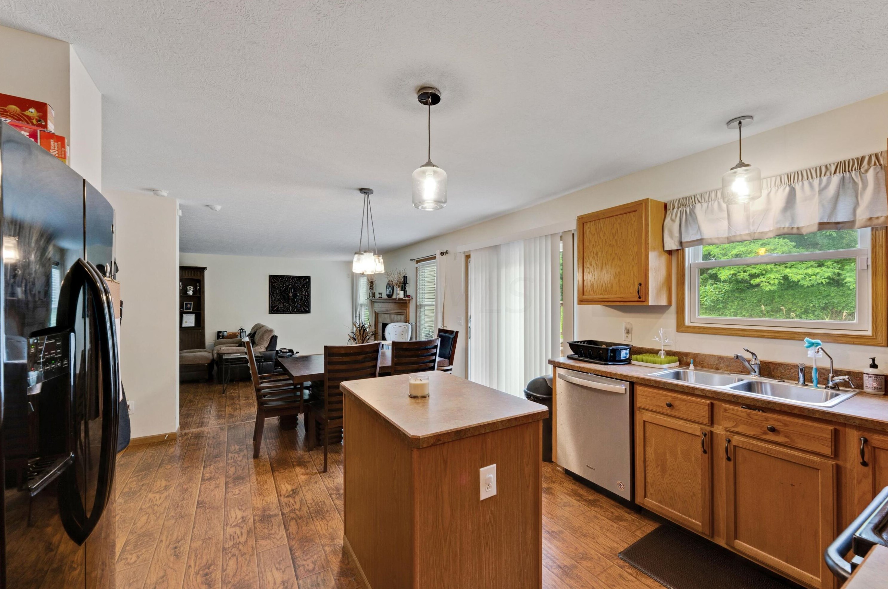 7832 Ashstone Ct, Cnl Wnchstr OH  43110-8021 exterior