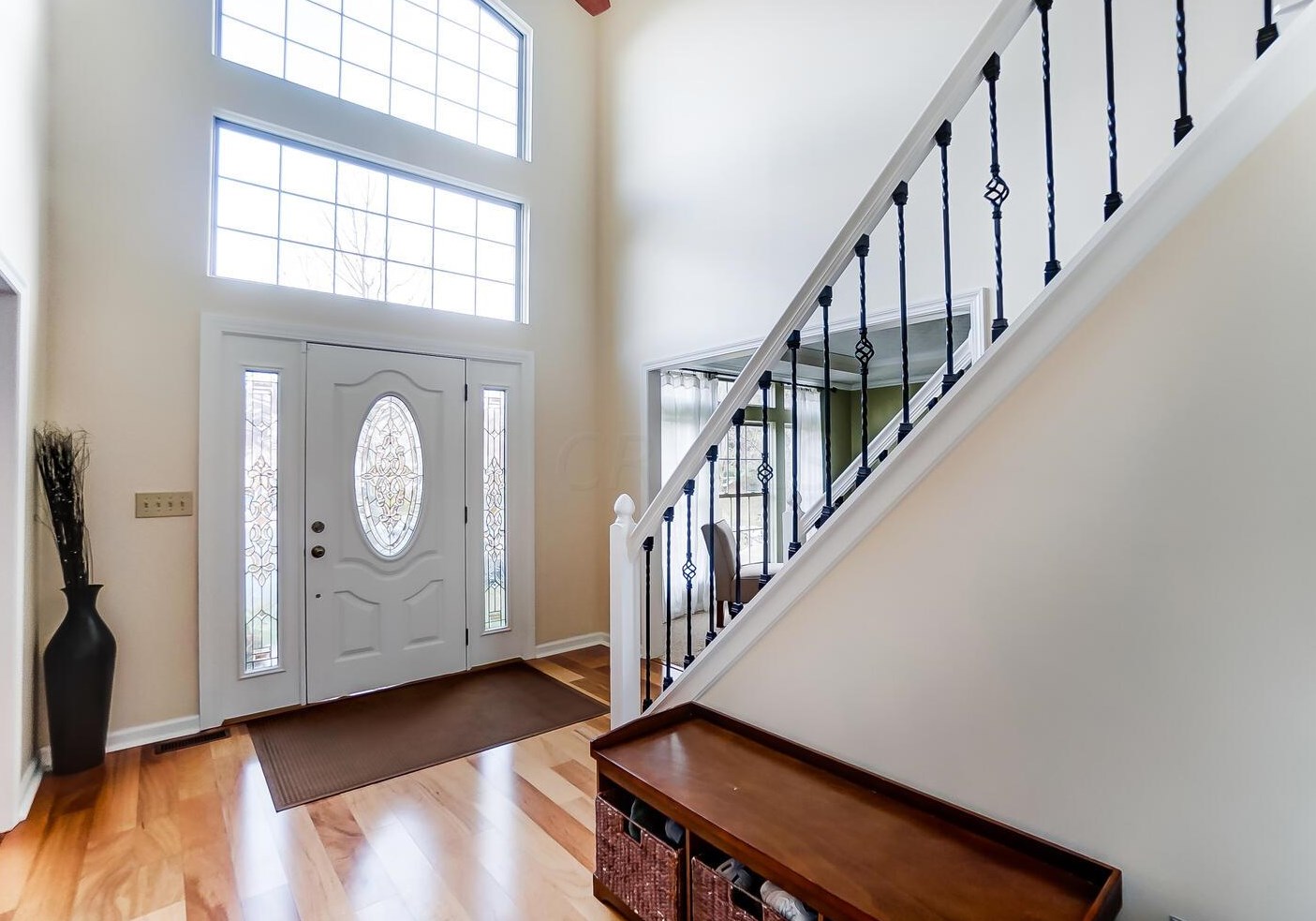 6313 Angeles Dr, Dublin, OH 43016-7400