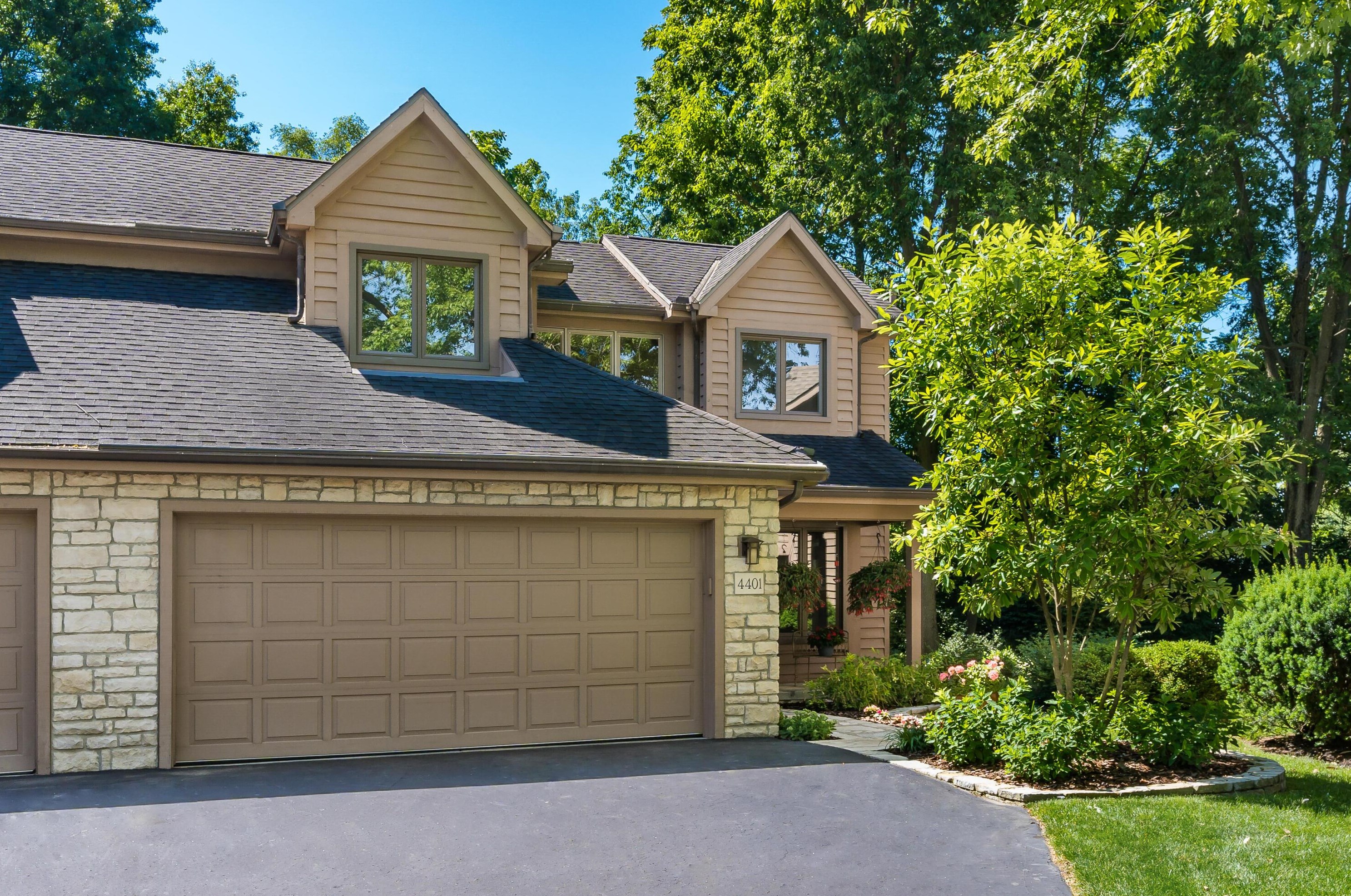 4401 Zachary Ct, Dublin, OH 43017-5049