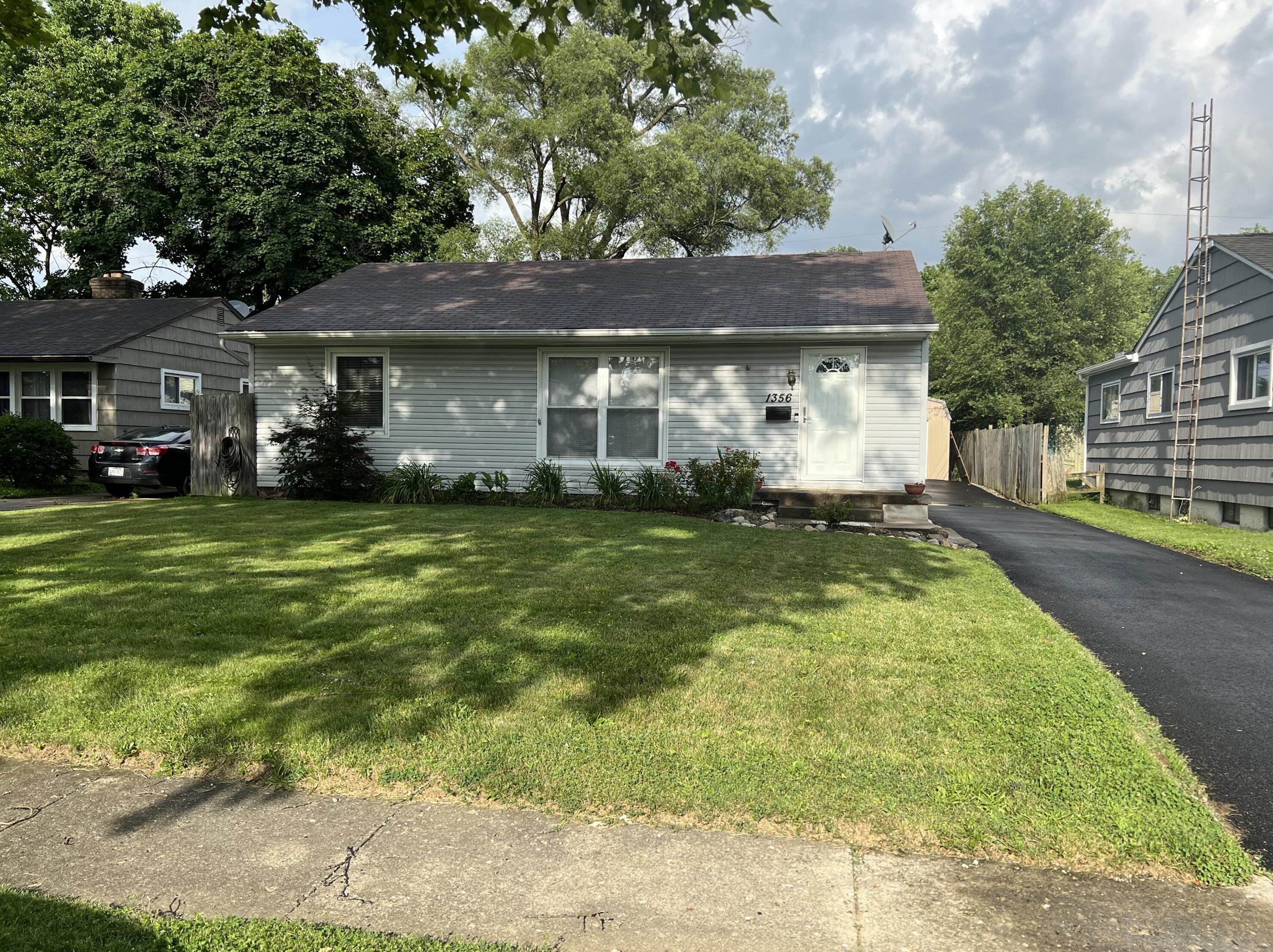 1356 Weyant Ave, Columbus, OH 43227-1911