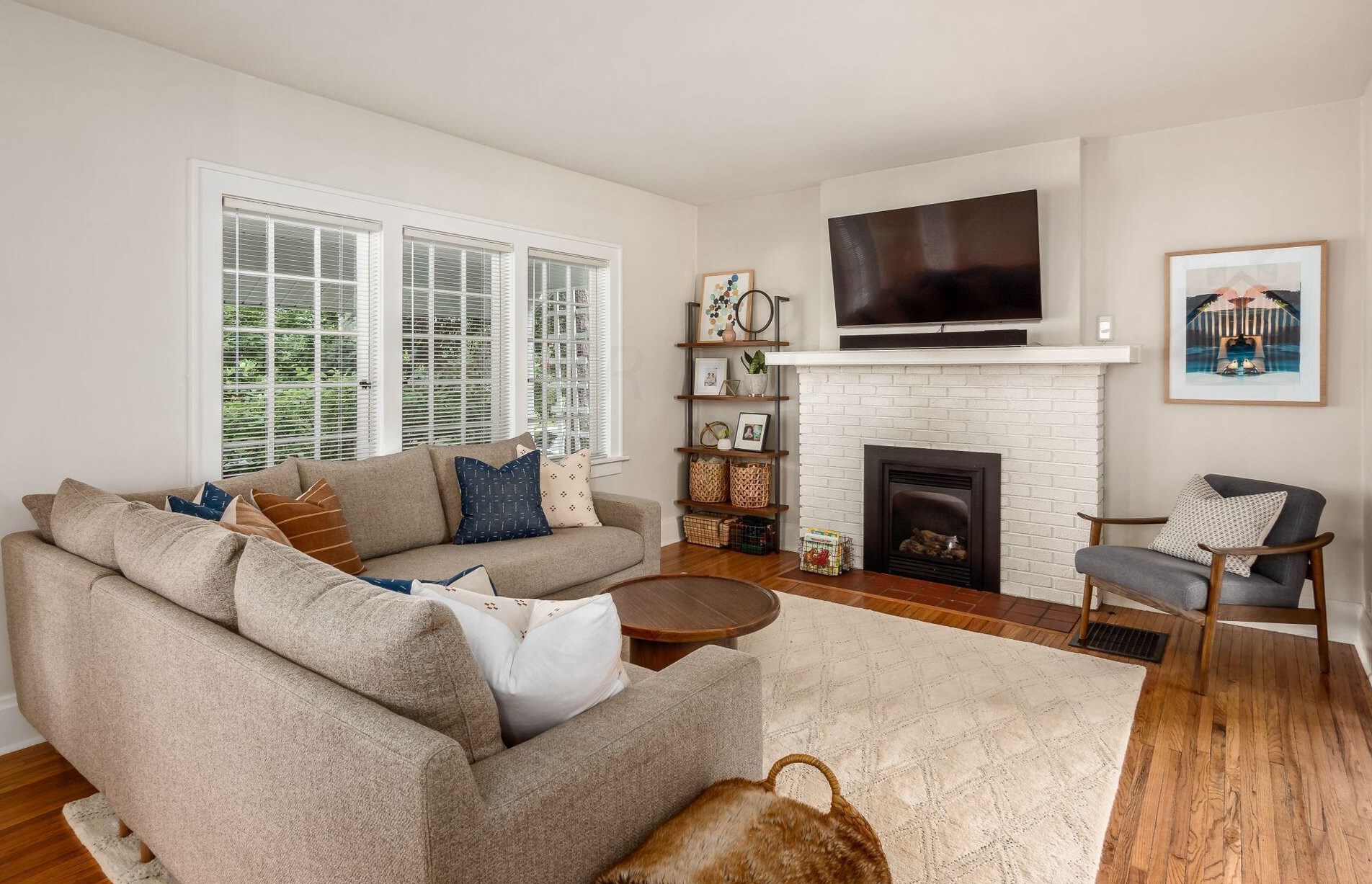 365 Crestview Rd, Columbus OH 43202-2202 exterior