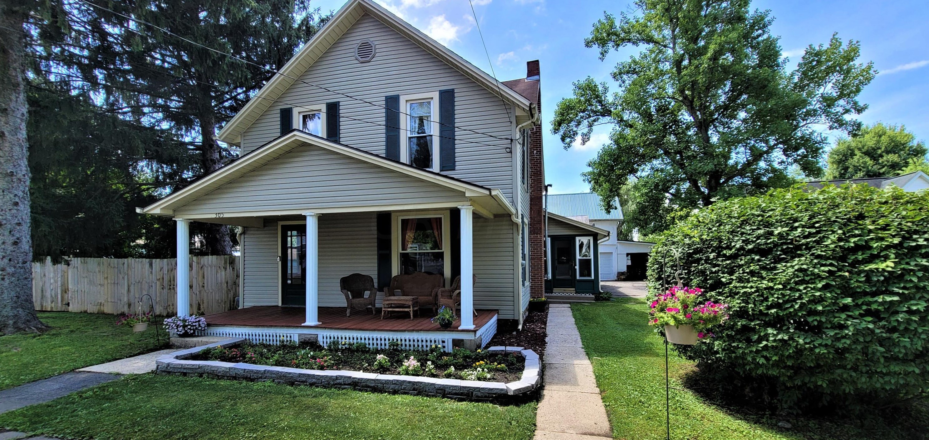 305 South St, Ashley, OH 43003