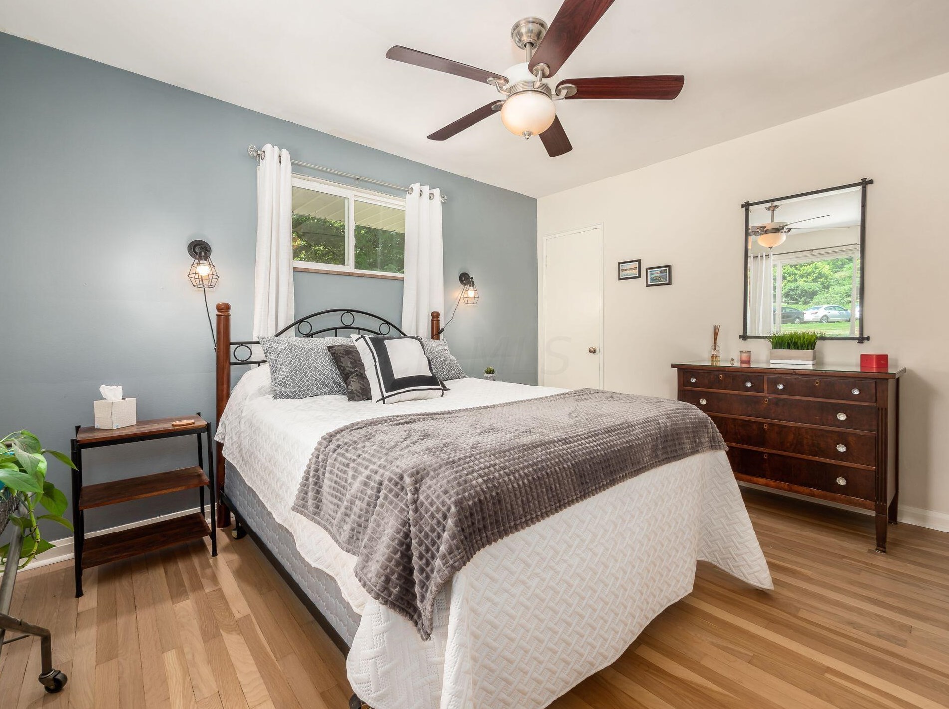 2623 Charing Rd, Columbus OH  43221-3627 exterior