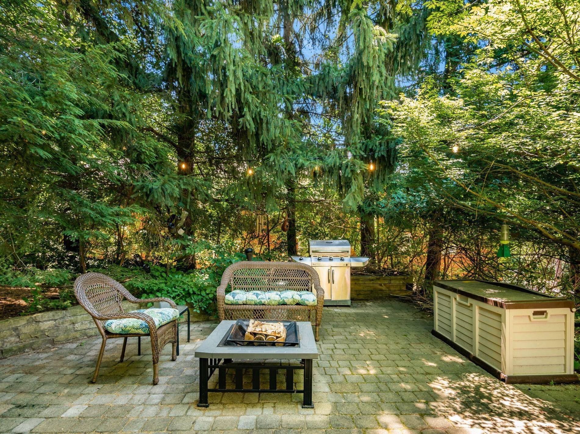 2623 Charing Rd, Columbus OH  43221-3627 exterior