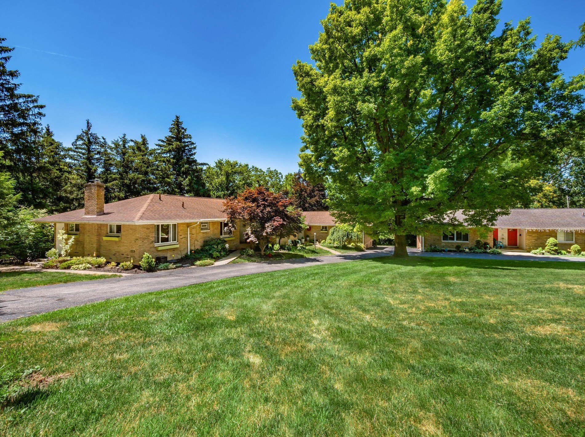 2623 Charing Rd, Columbus OH  43221-3627 exterior