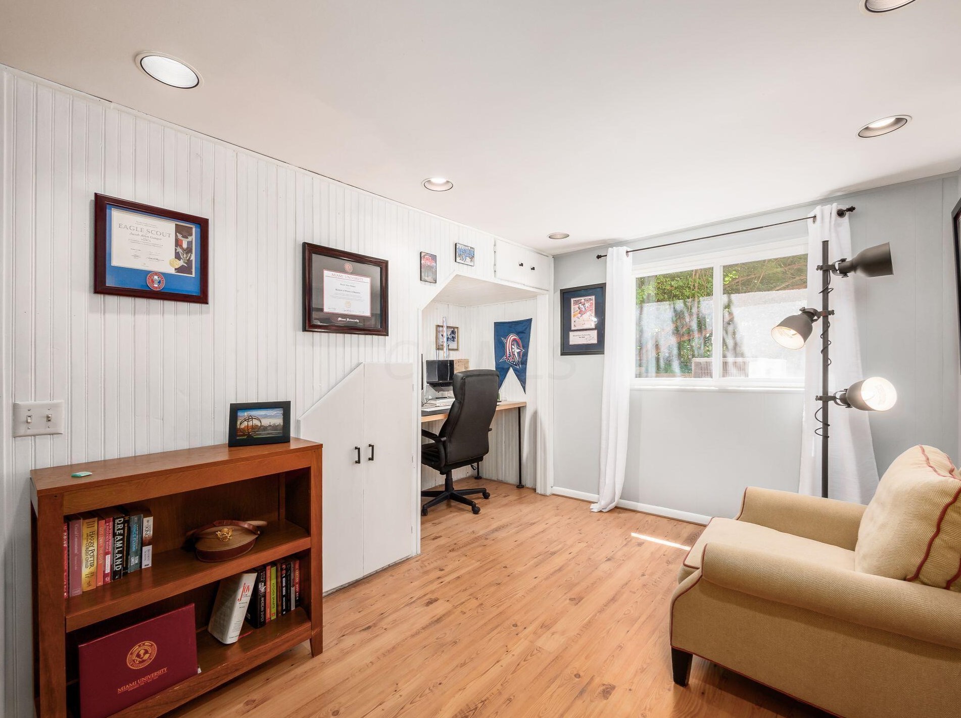 2623 Charing Rd, Columbus OH  43221-3627 exterior