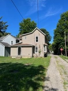 138 Broad St, Hide Away Hills OH  43107-1002 exterior