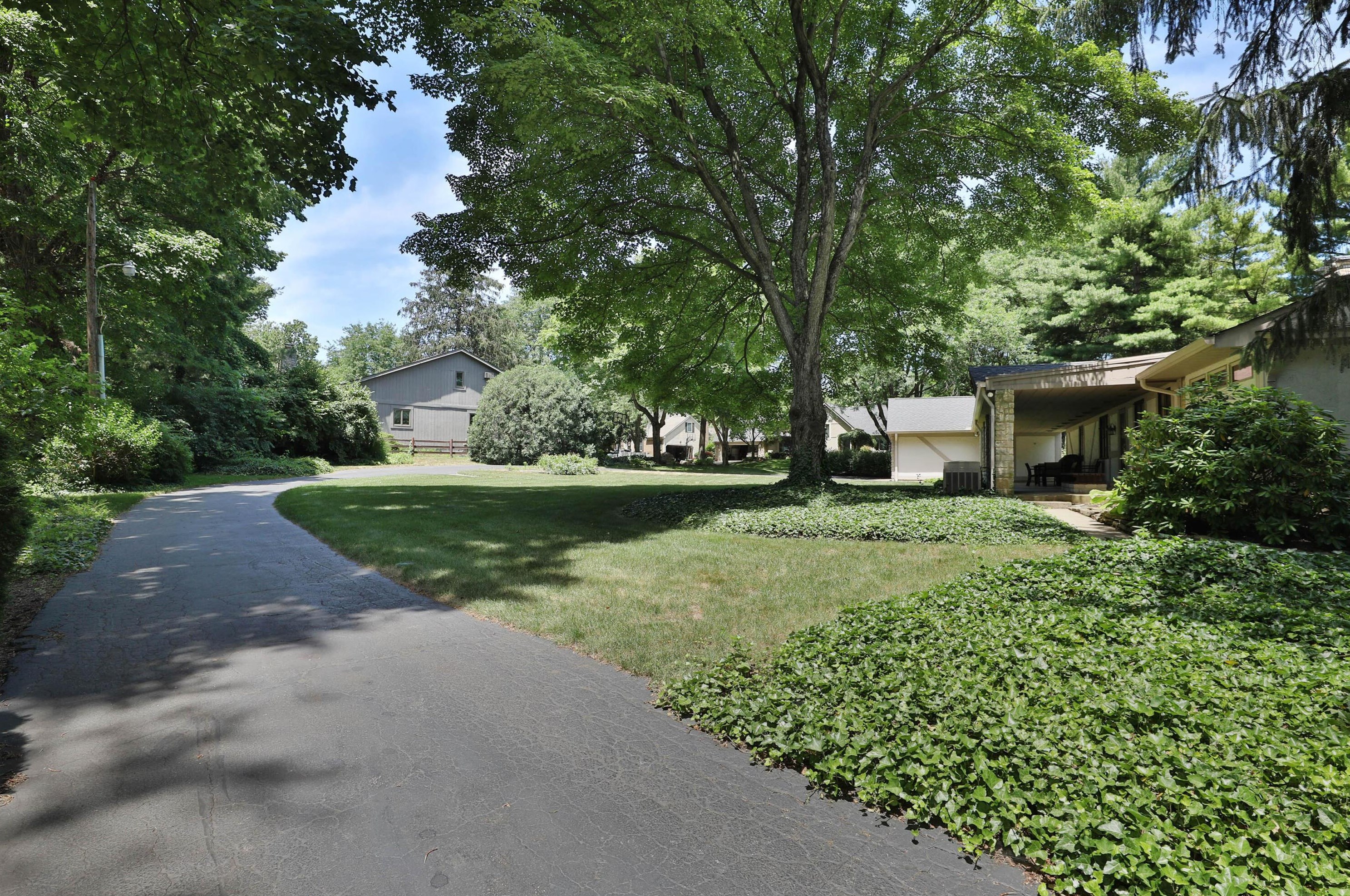 7125 Olentangy River Rd, Columbus OH 43235-3439 exterior