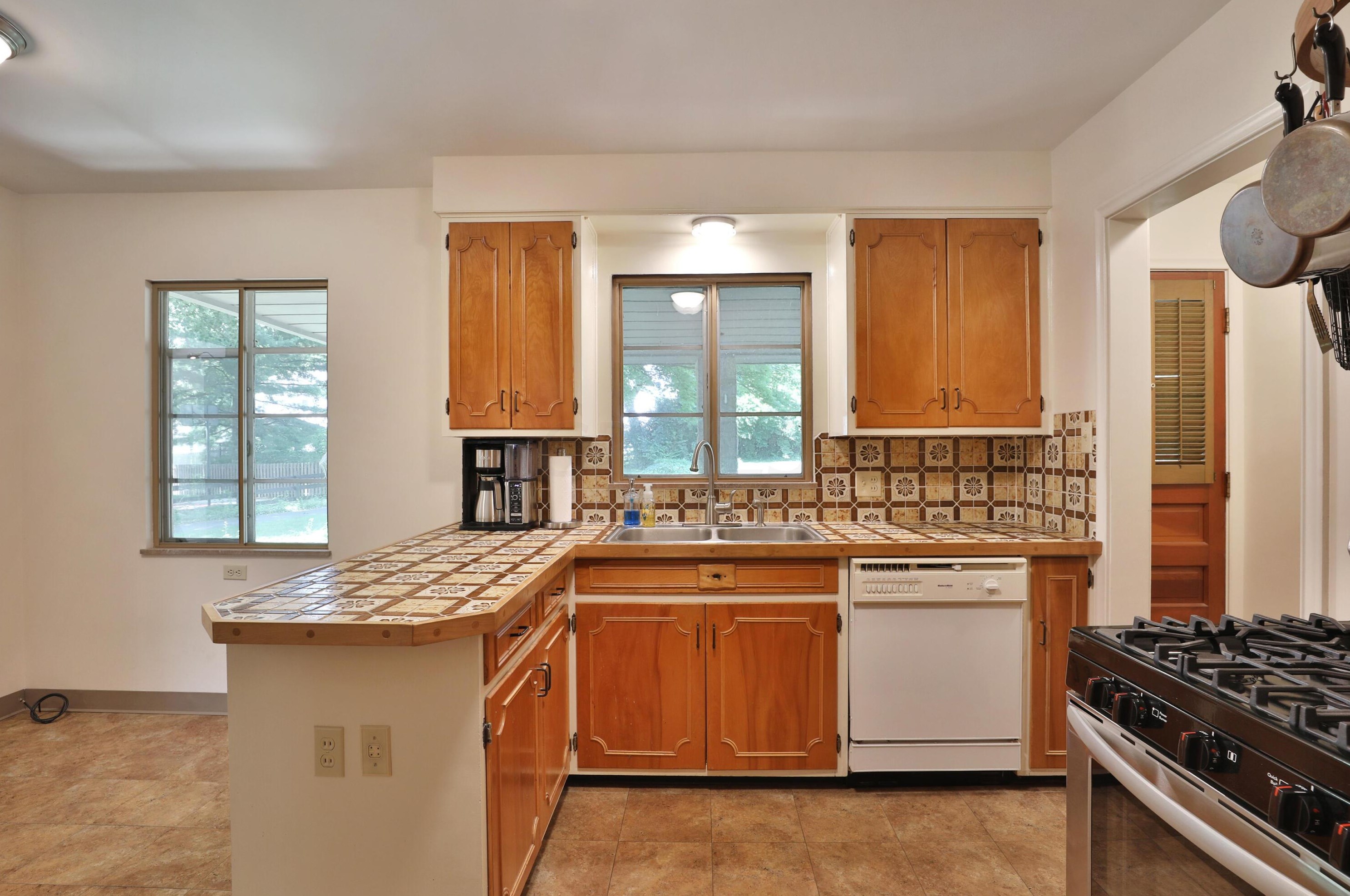 7125 Olentangy River Rd, Columbus OH 43235-3439 exterior