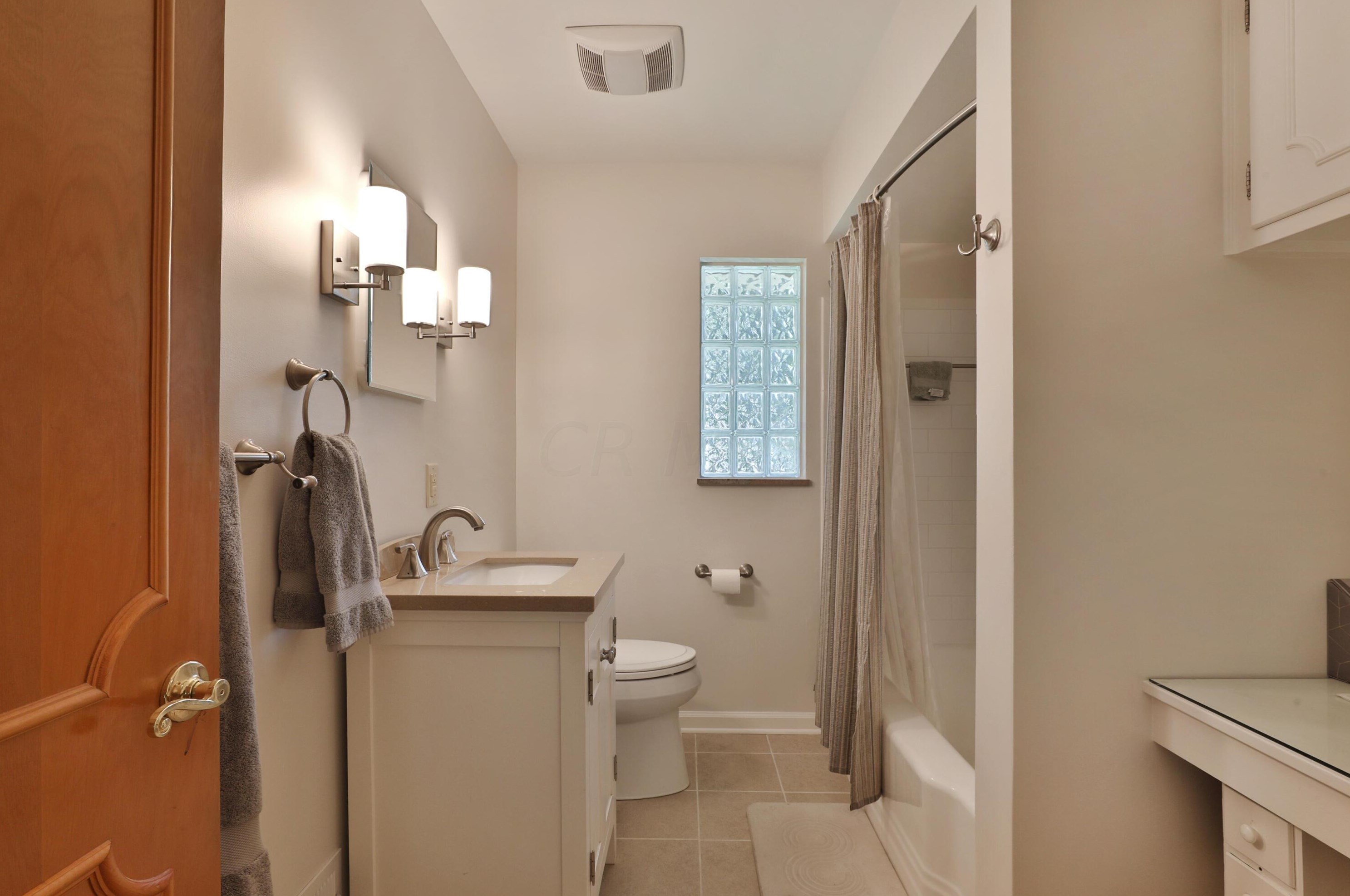 7125 Olentangy River Rd, Columbus OH 43235-3439 exterior