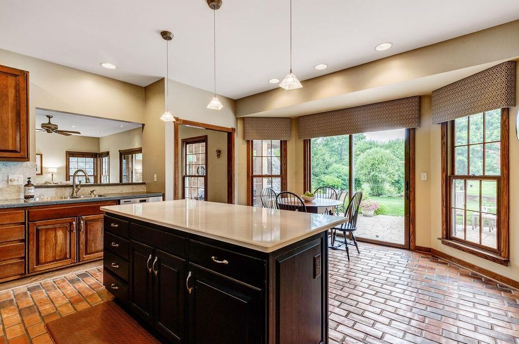 216 Crossing Crk, Columbus, OH 43230-6107
