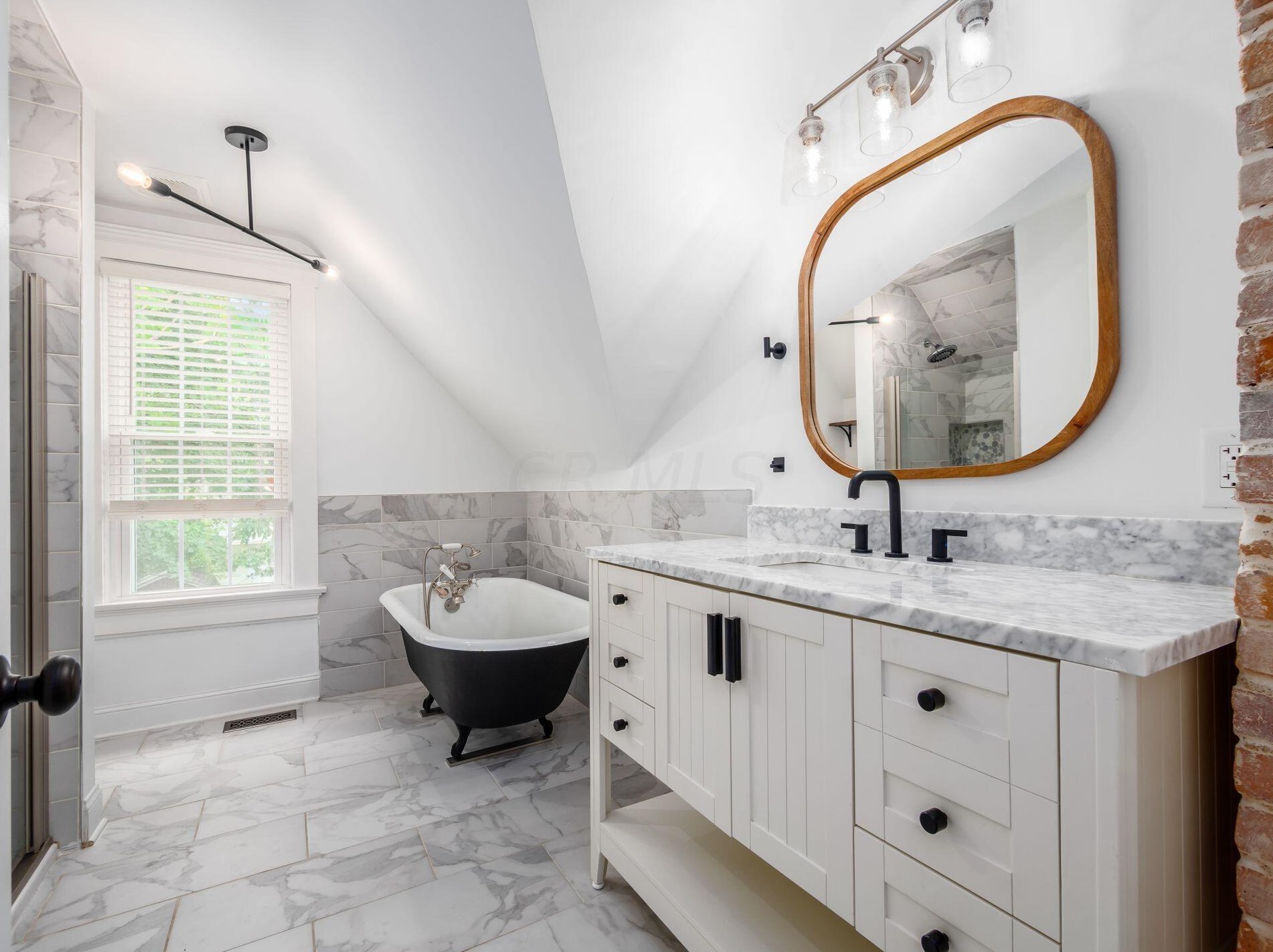 1091 Washington Ave, Columbus OH  43206-2764 exterior