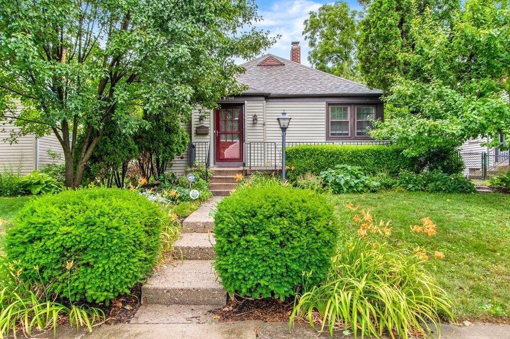 2768 Bellwood Ave, Columbus, OH 43209-1106
