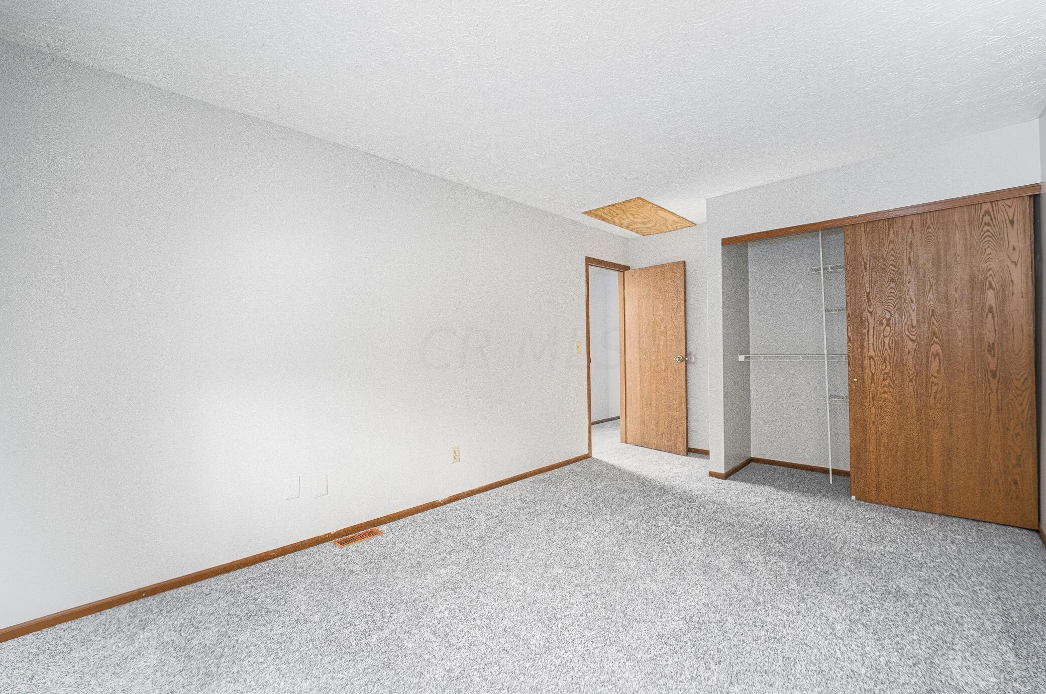 4874 Driffield Ct, Columbus OH 43221-5802 exterior