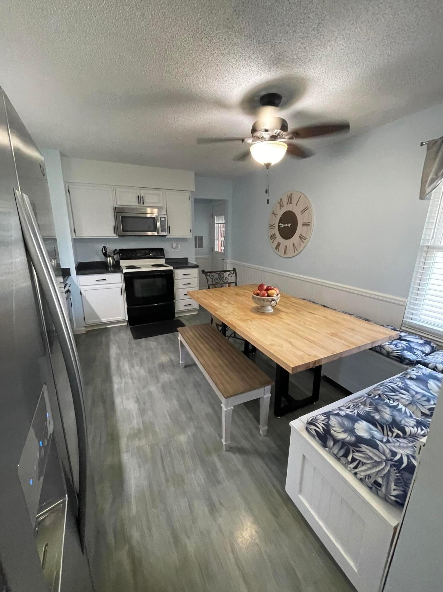 483 Bluestem Ave, Columbus OH 43230-4602 exterior