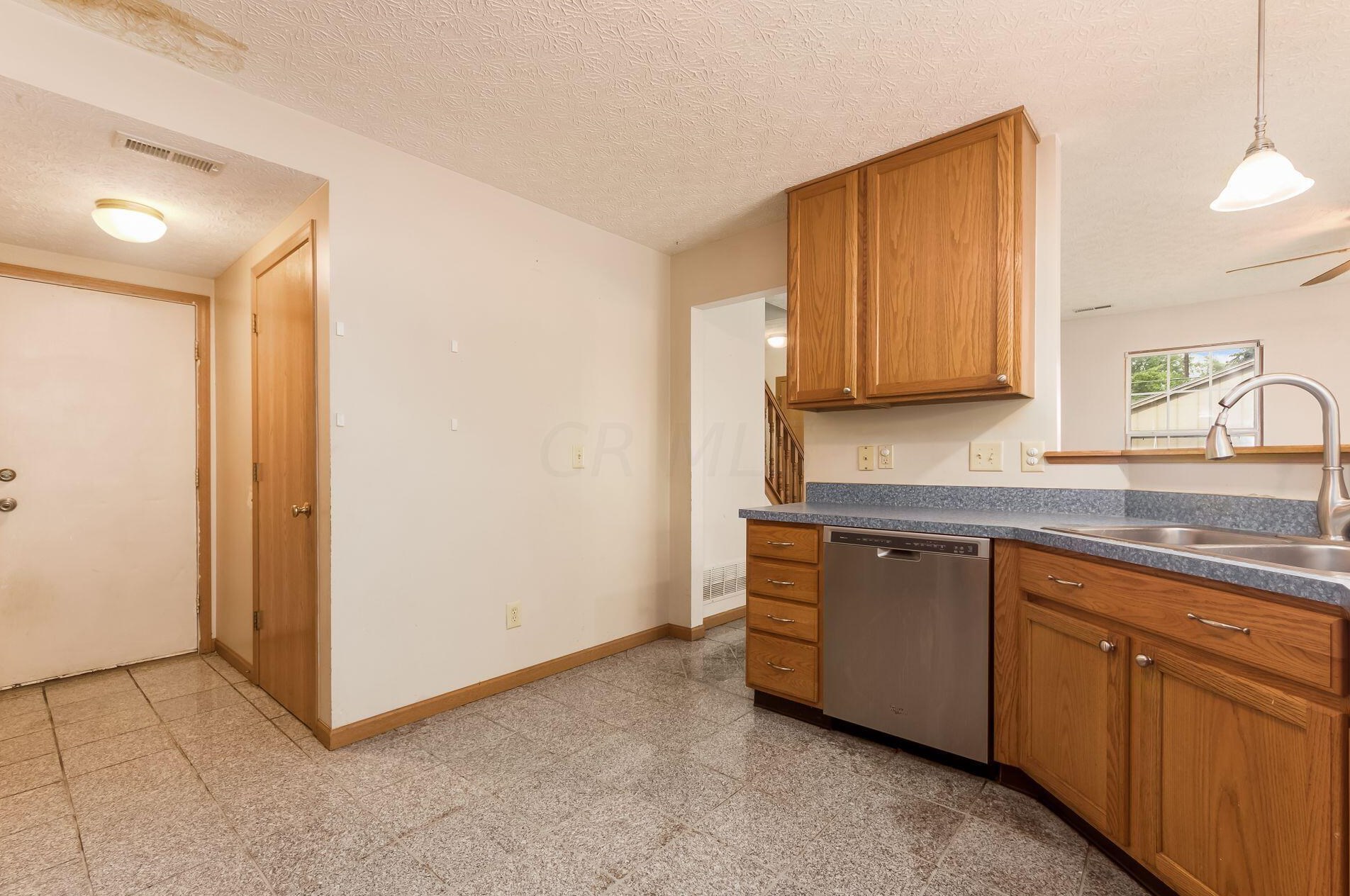 2303 Northtowne Pl, Columbus OH 43229-6690 exterior