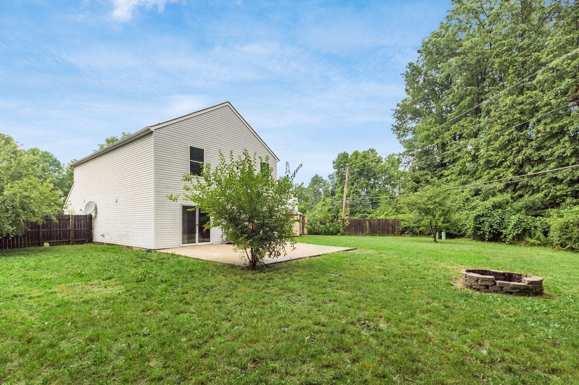 2303 Northtowne Pl, Columbus OH 43229-6690 exterior