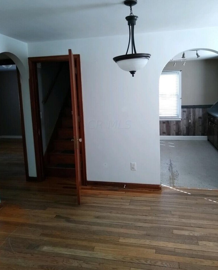 762 Hague Ave, Columbus, OH 43204-2302