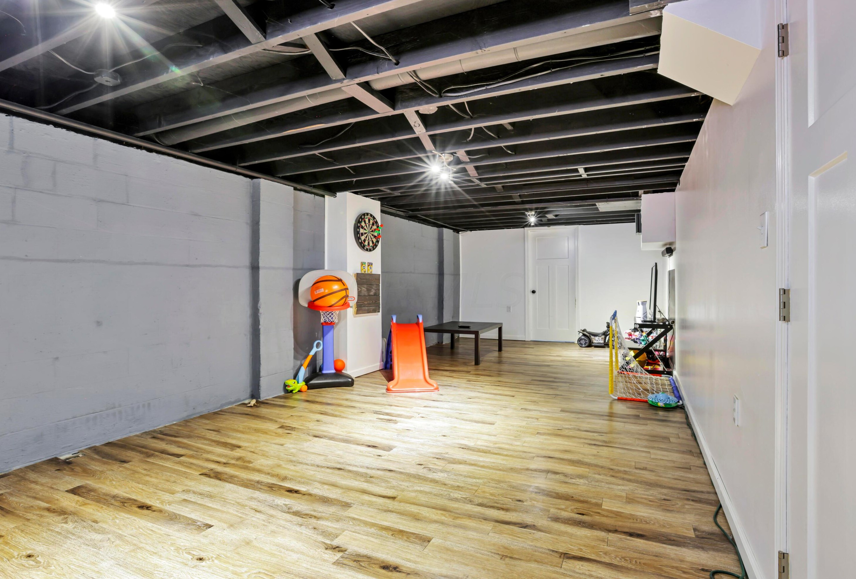 112 Fernhill Ave, Columbus OH 43228-1726 exterior